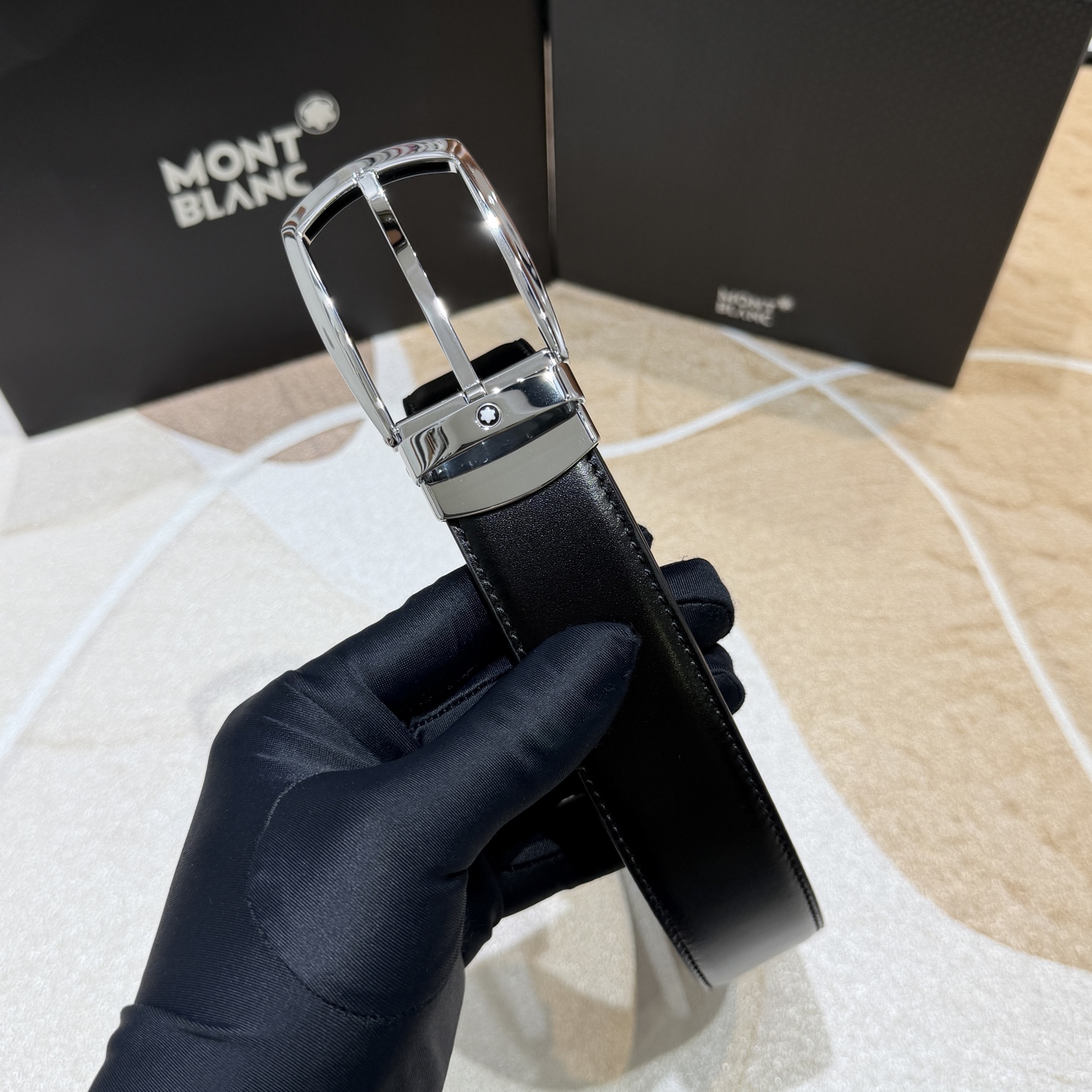 MONT BLANC   万宝龙   宽度:3.5CM   专柜新款[庆祝]  代购品质  双面进口小牛