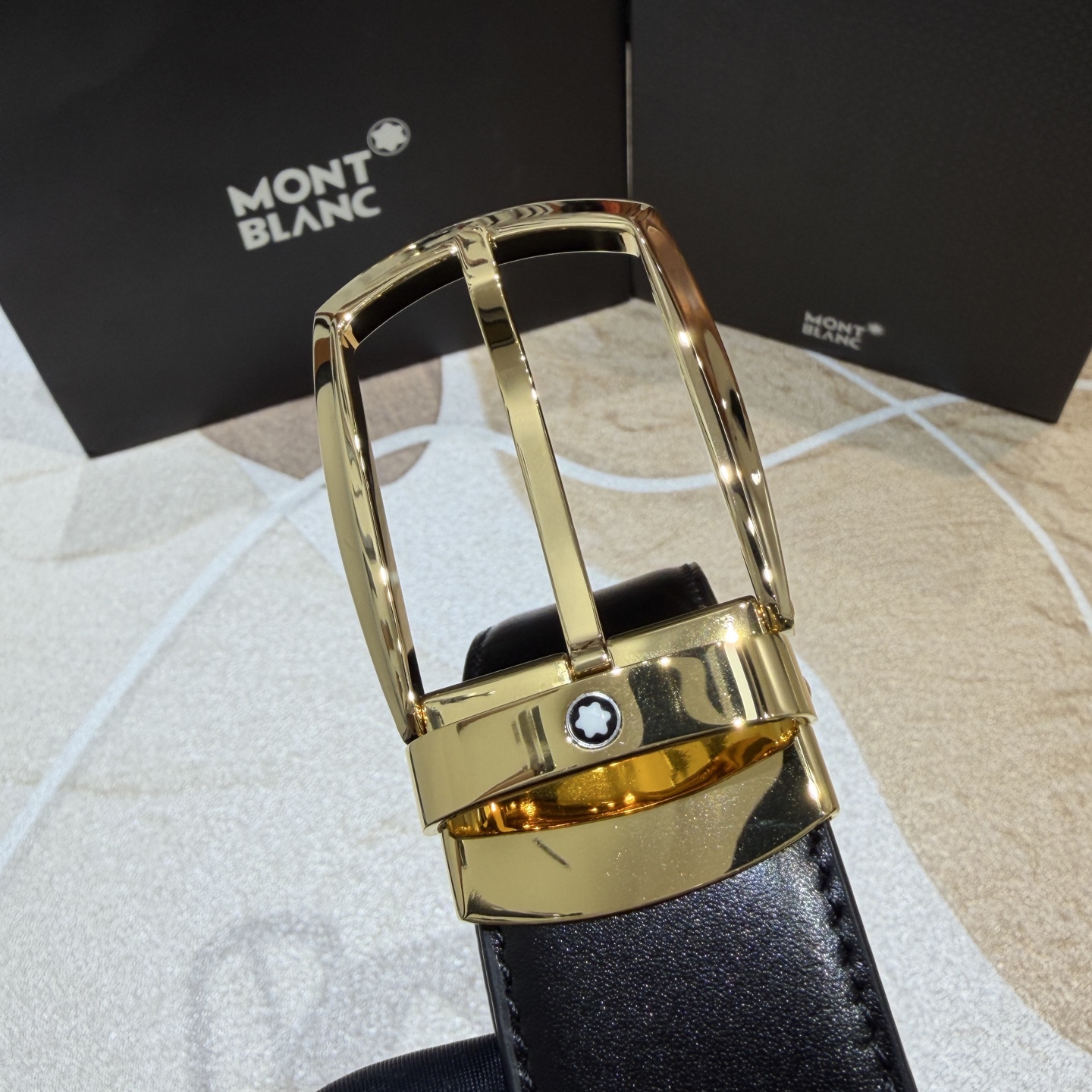MONT BLANC   万宝龙   宽度:3.5CM   专柜新款[庆祝]  代购品质  双面进口小牛