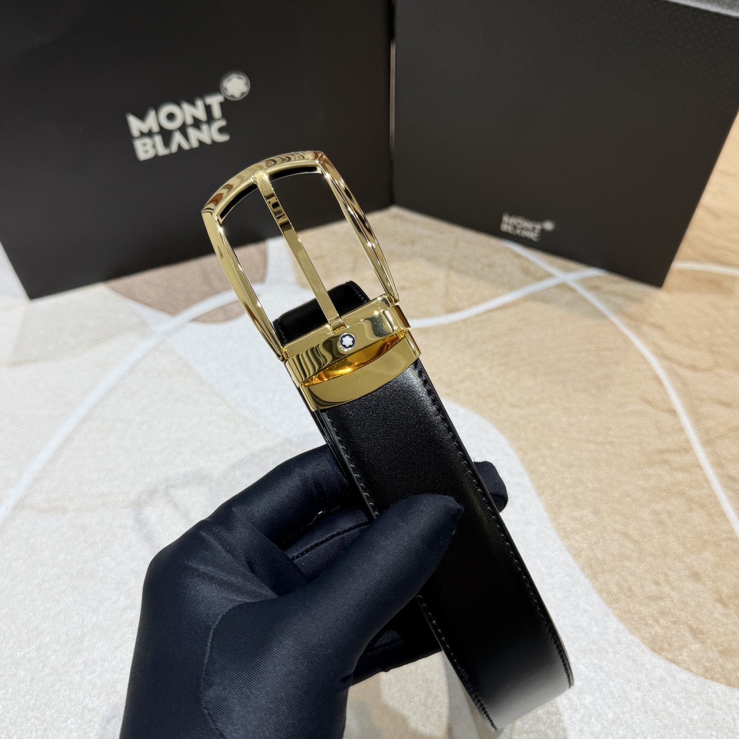 MONT BLANC   万宝龙   宽度:3.5CM   专柜新款[庆祝]  代购品质  双面进口小牛