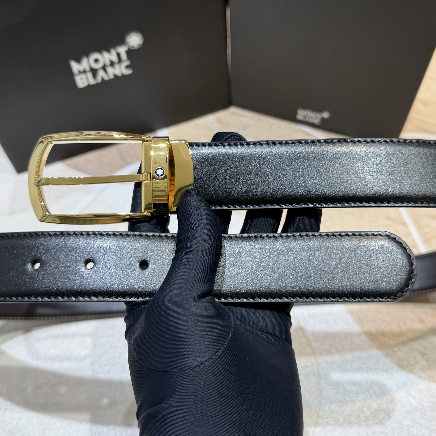 MONT BLANC   万宝龙   宽度:3.5CM   专柜新款[庆祝]  代购品质  双面进口小牛