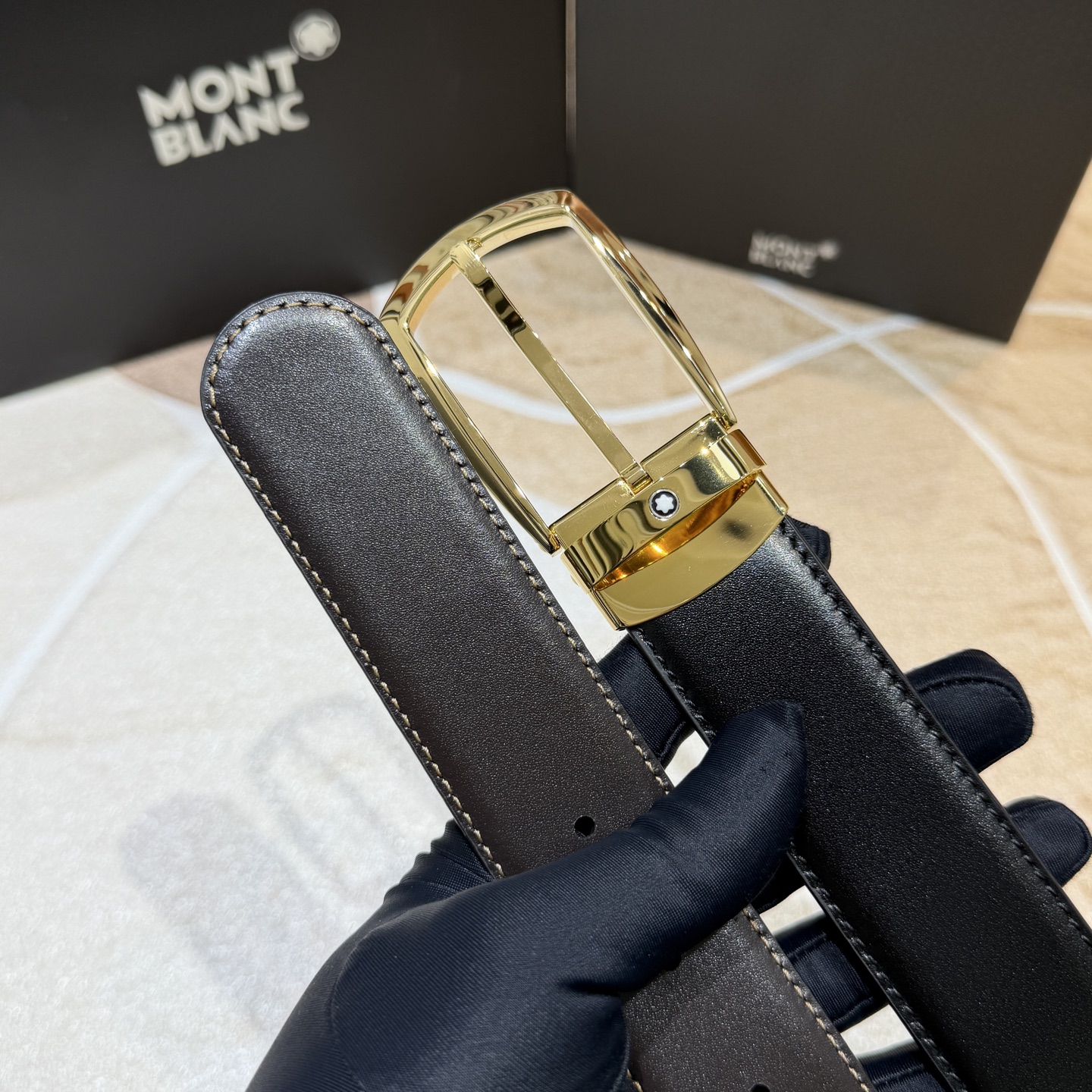MONT BLANC   万宝龙   宽度:3.5CM   专柜新款[庆祝]  代购品质  双面进口小牛