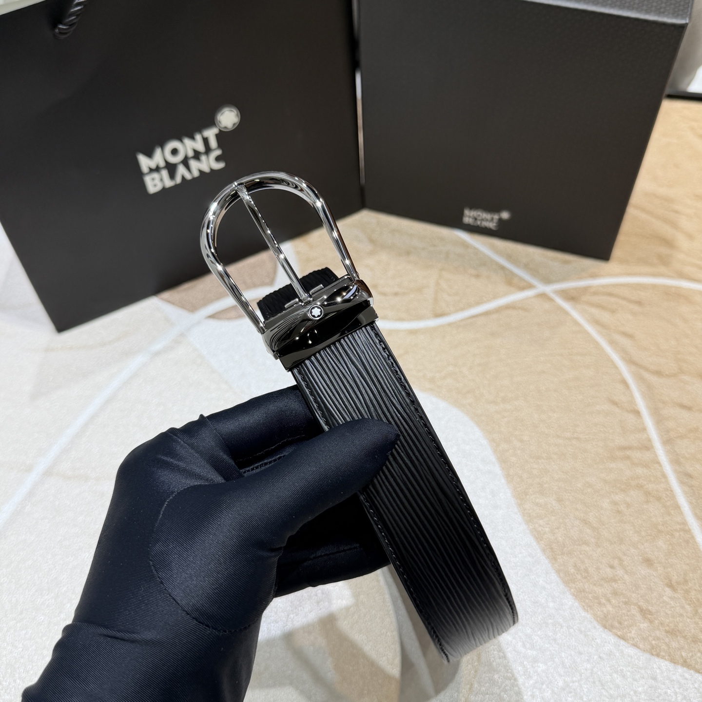 MONT BLANC   万宝龙   宽度:3.5CM   专柜新款[庆祝]  代购品质  双面进口小牛