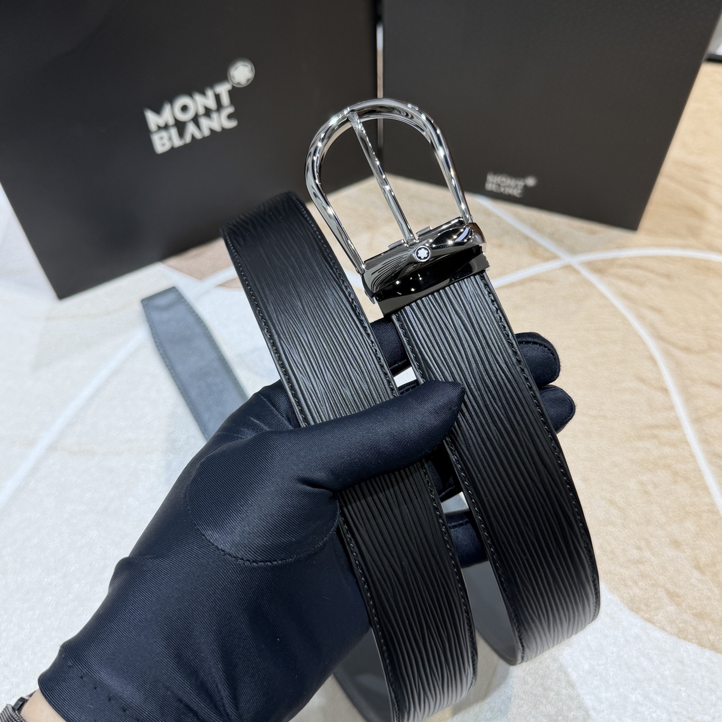 MONT BLANC   万宝龙   宽度:3.5CM   专柜新款[庆祝]  代购品质  双面进口小牛