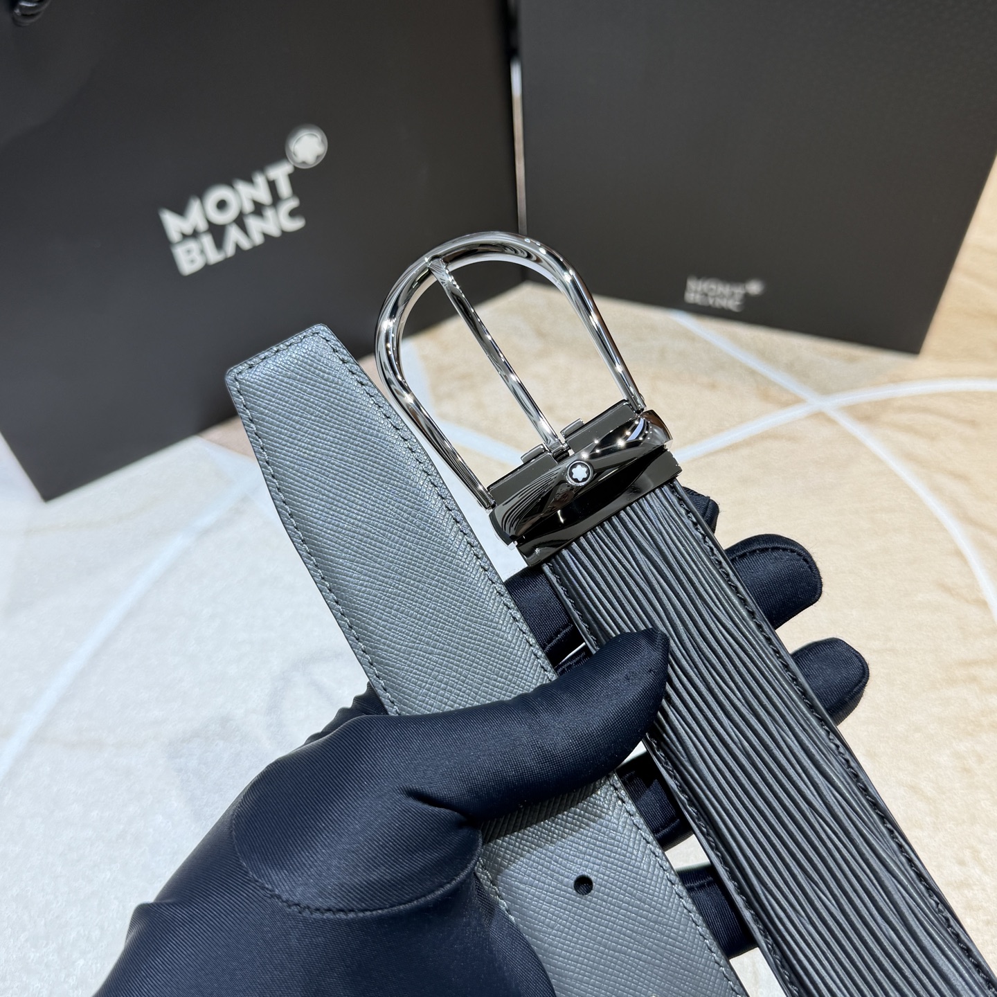 MONT BLANC   万宝龙   宽度:3.5CM   专柜新款[庆祝]  代购品质  双面进口小牛
