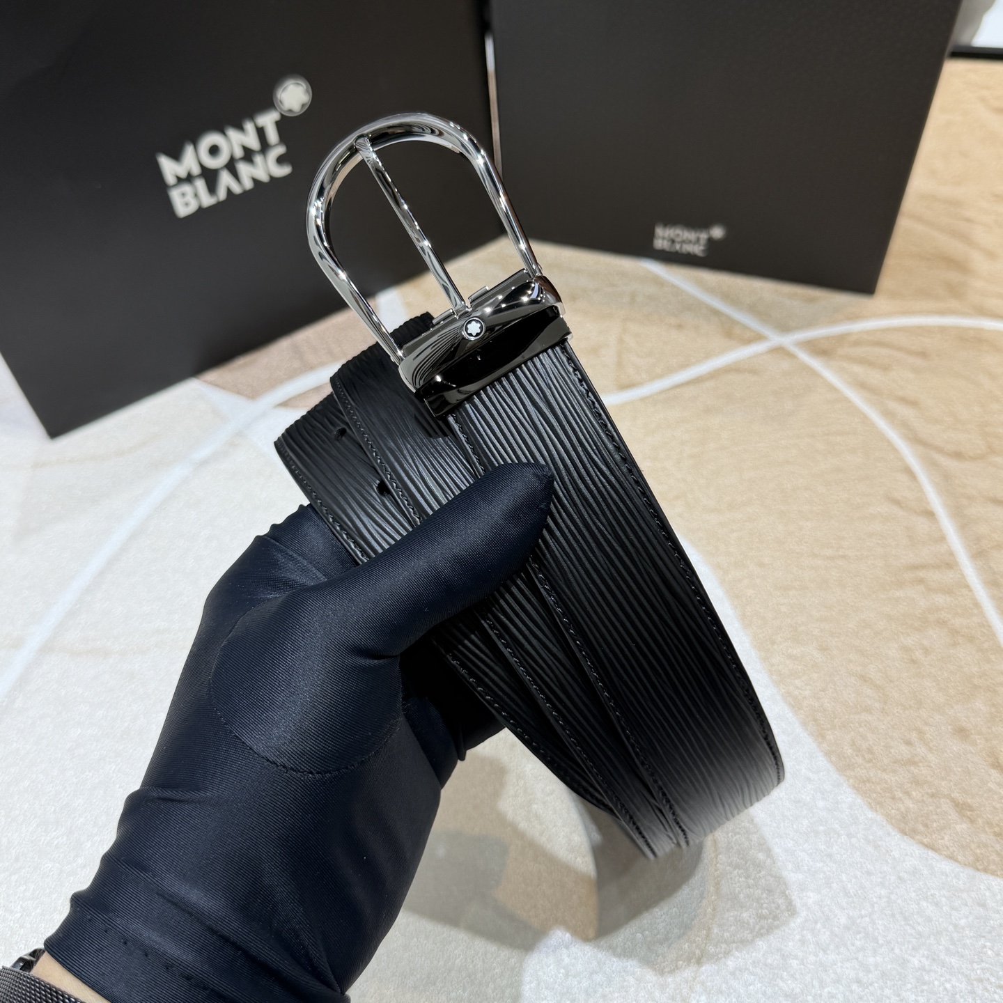 MONT BLANC   万宝龙   宽度:3.5CM   专柜新款[庆祝]  代购品质  双面进口小牛