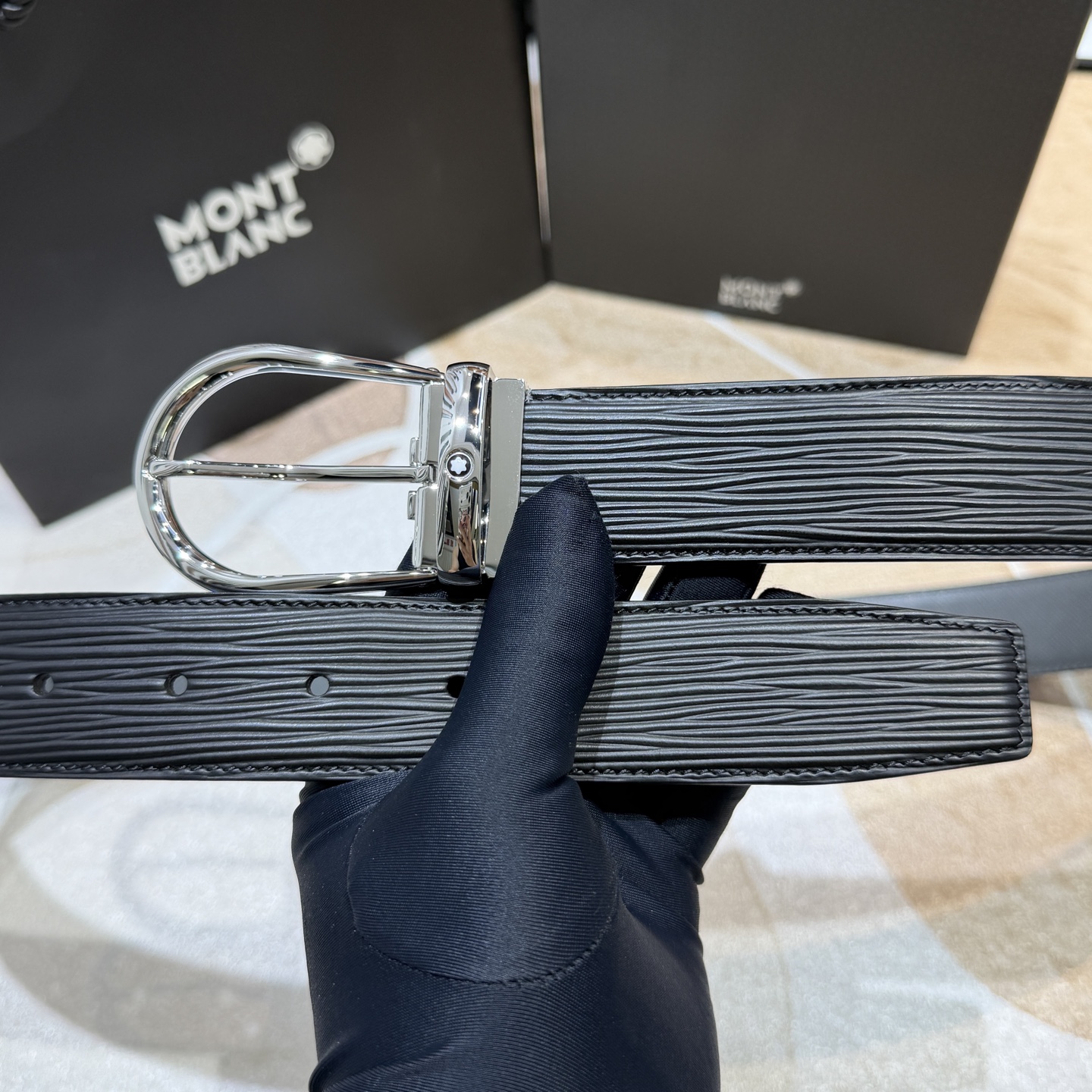 MONT BLANC   万宝龙   宽度:3.5CM   专柜新款[庆祝]  代购品质  双面进口小牛