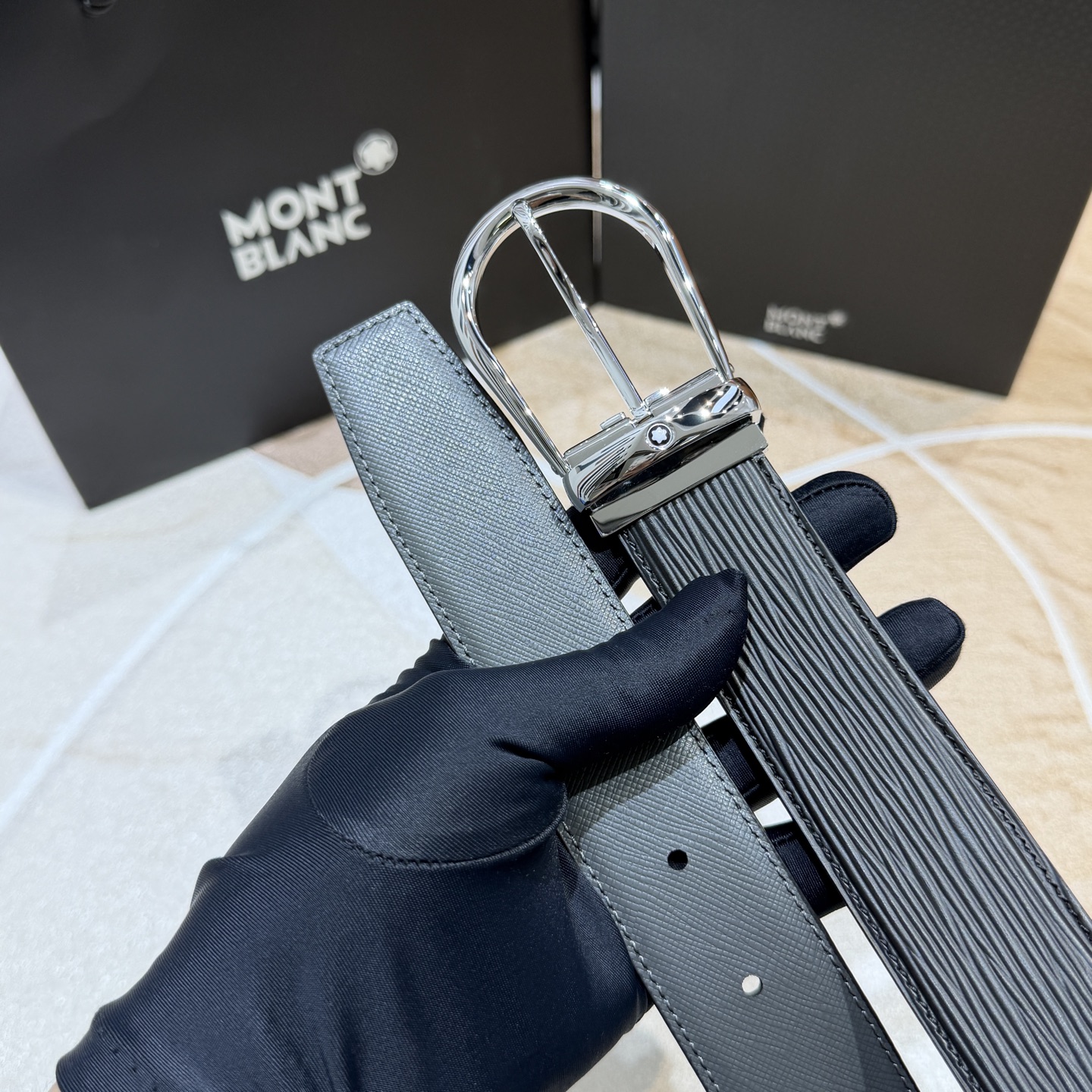 MONT BLANC   万宝龙   宽度:3.5CM   专柜新款[庆祝]  代购品质  双面进口小牛