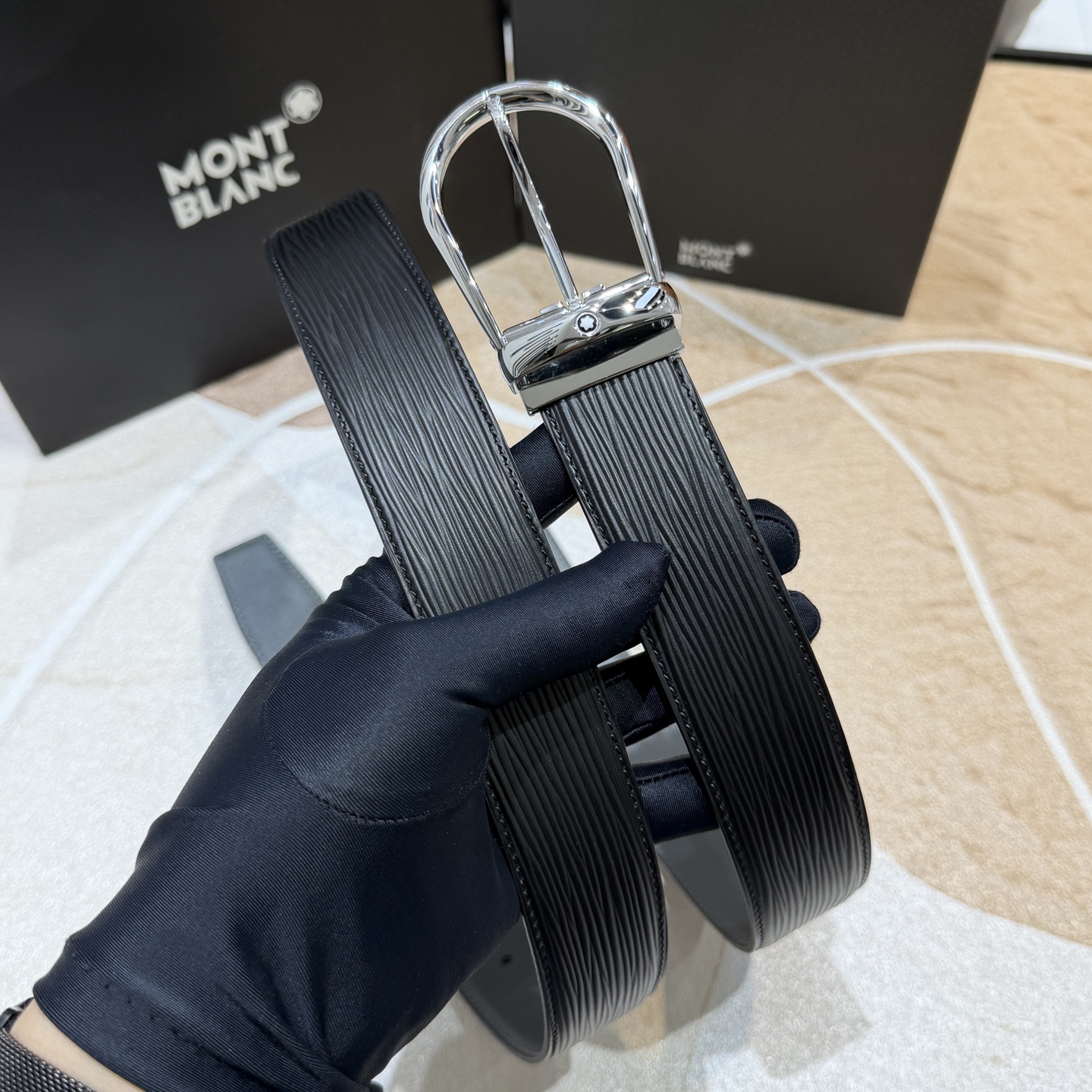 MONT BLANC   万宝龙   宽度:3.5CM   专柜新款[庆祝]  代购品质  双面进口小牛