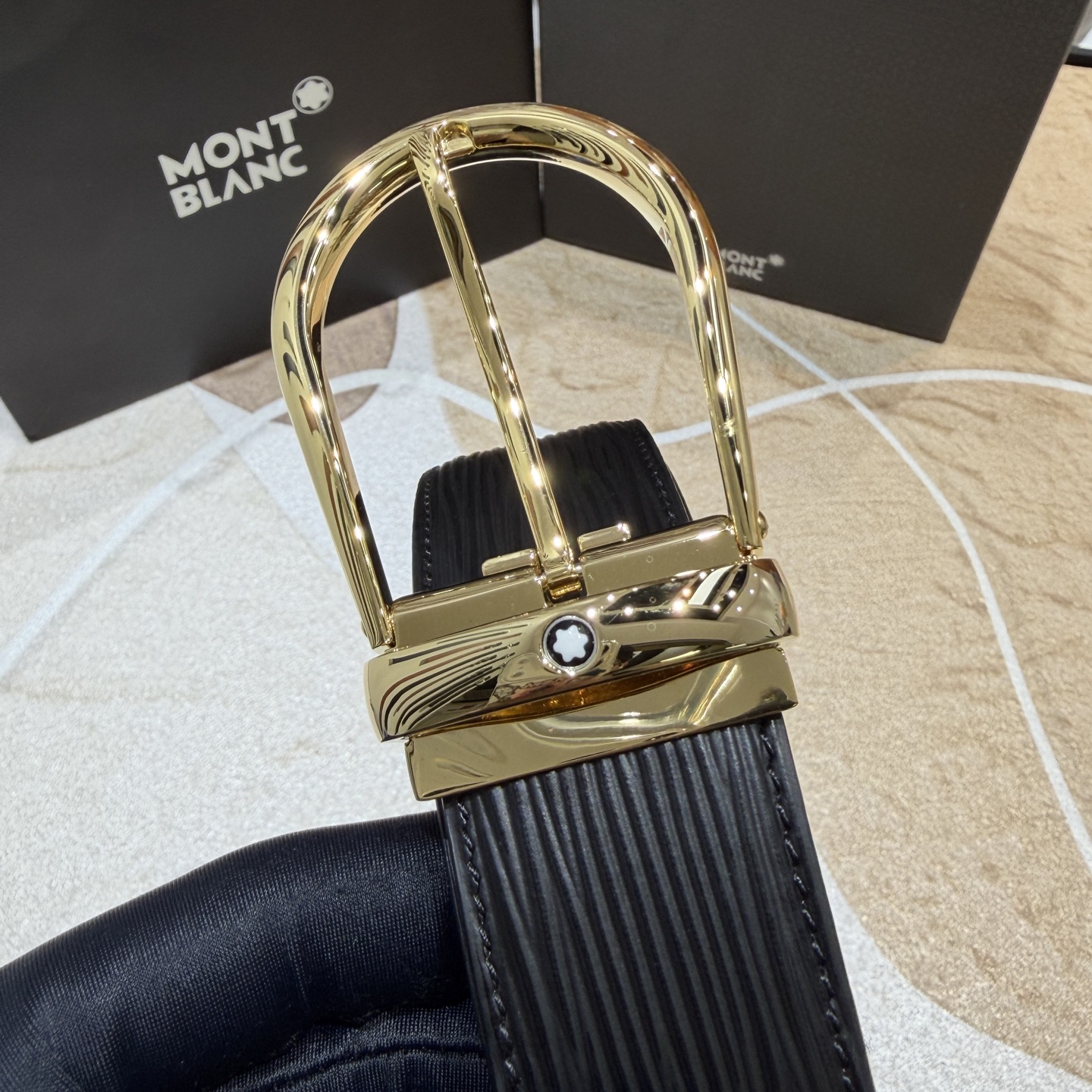 MONT BLANC   万宝龙   宽度:3.5CM   专柜新款[庆祝]  代购品质  双面进口小牛