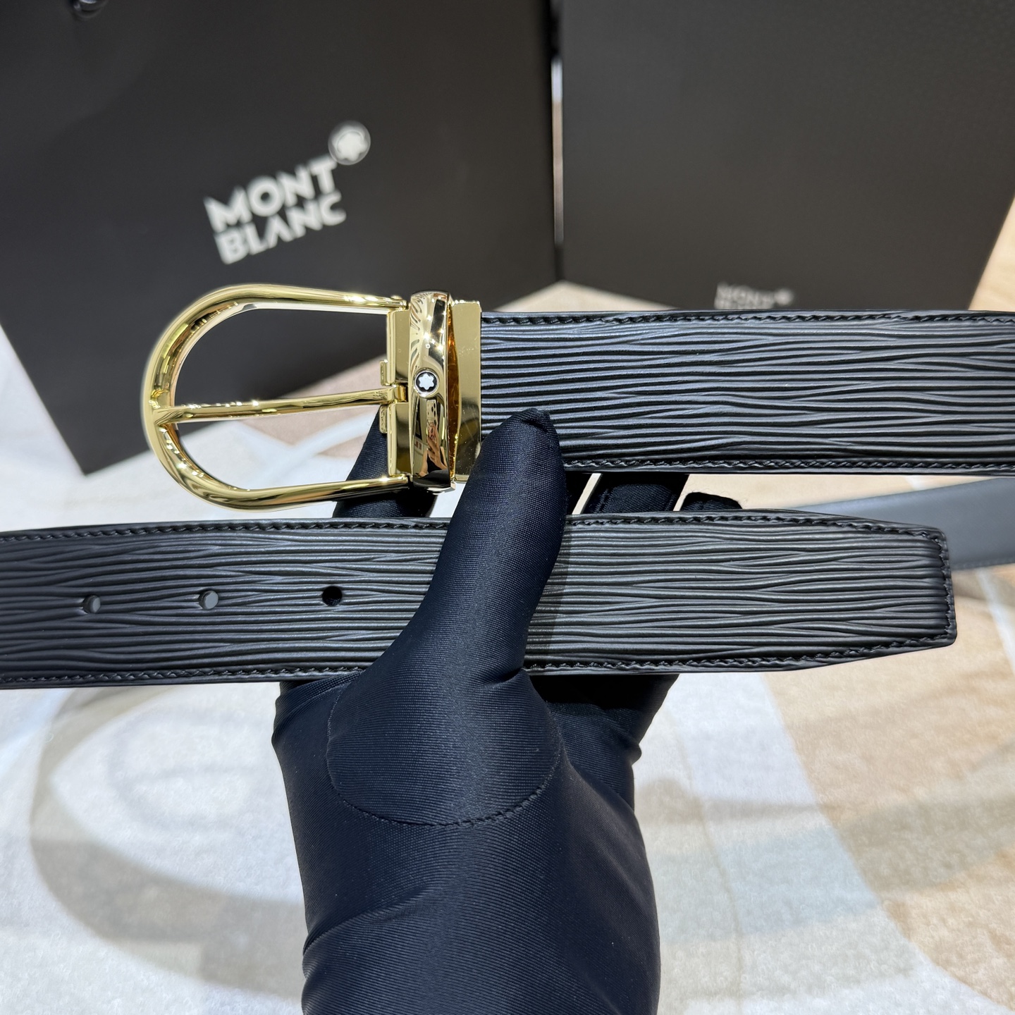 MONT BLANC   万宝龙   宽度:3.5CM   专柜新款[庆祝]  代购品质  双面进口小牛