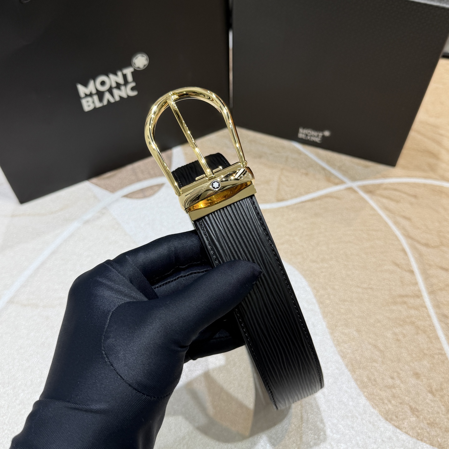 MONT BLANC   万宝龙   宽度:3.5CM   专柜新款[庆祝]  代购品质  双面进口小牛