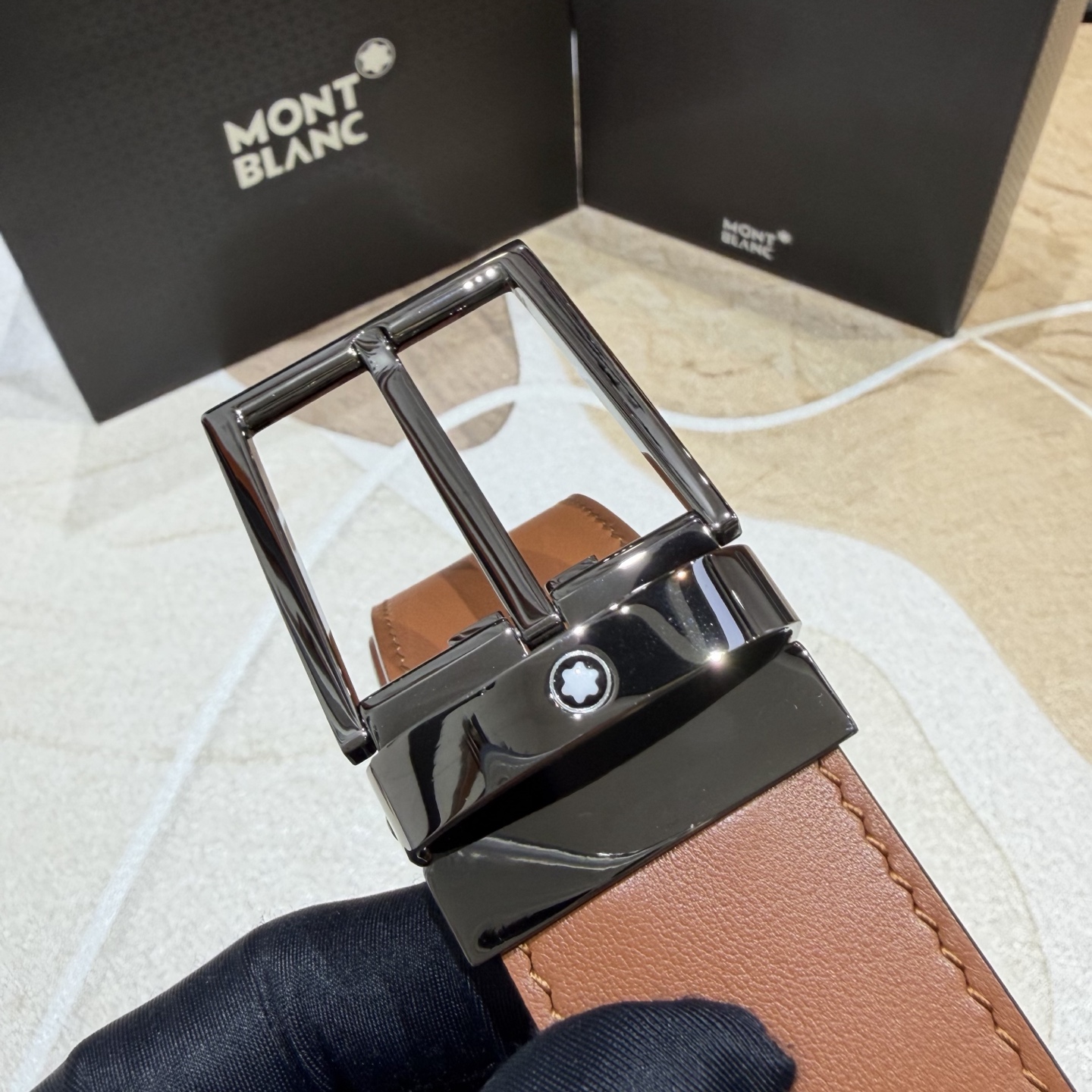 MONT BLANC   万宝龙   宽度:3.5CM   专柜新款[庆祝]  代购品质  双面进口小牛皮  为您甄选经