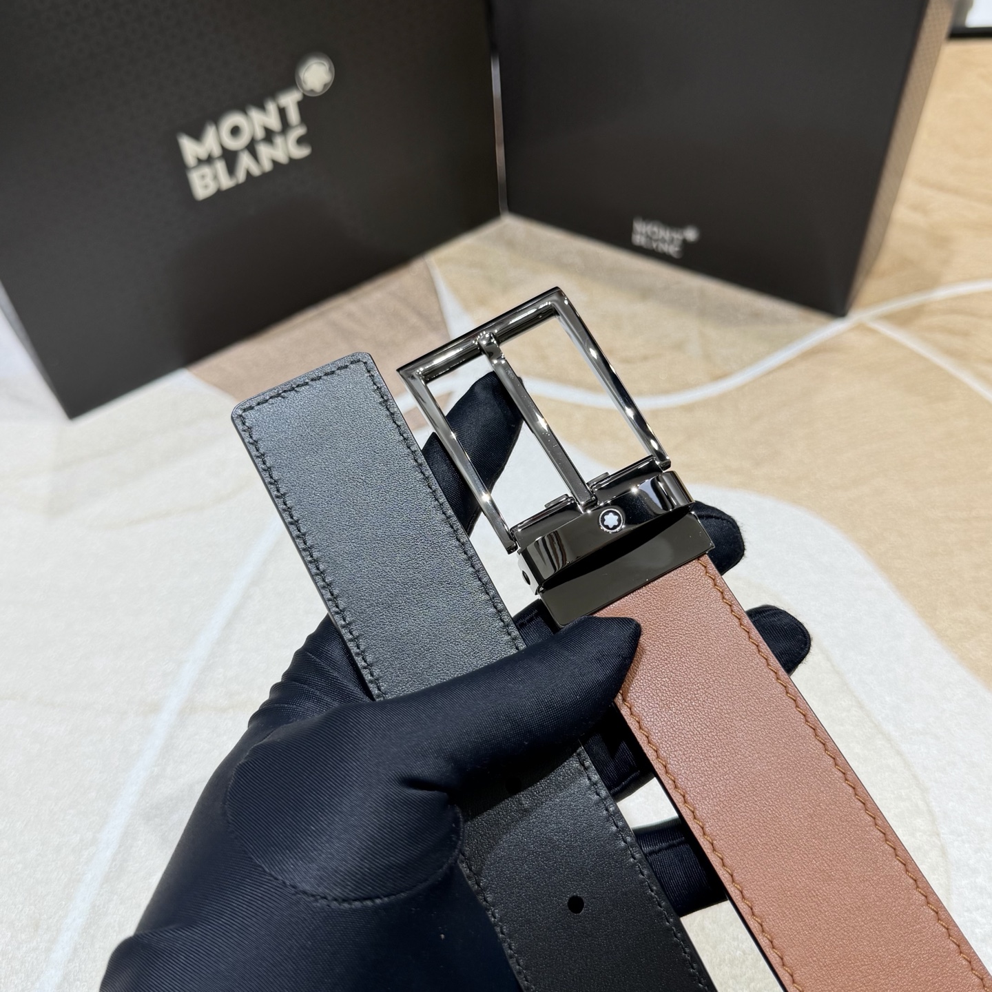 MONT BLANC   万宝龙   宽度:3.5CM   专柜新款[庆祝]  代购品质  双面进口小牛皮  为您甄选经