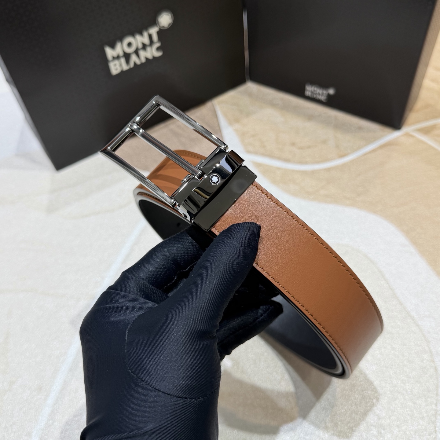MONT BLANC   万宝龙   宽度:3.5CM   专柜新款[庆祝]  代购品质  双面进口小牛皮  为您甄选经