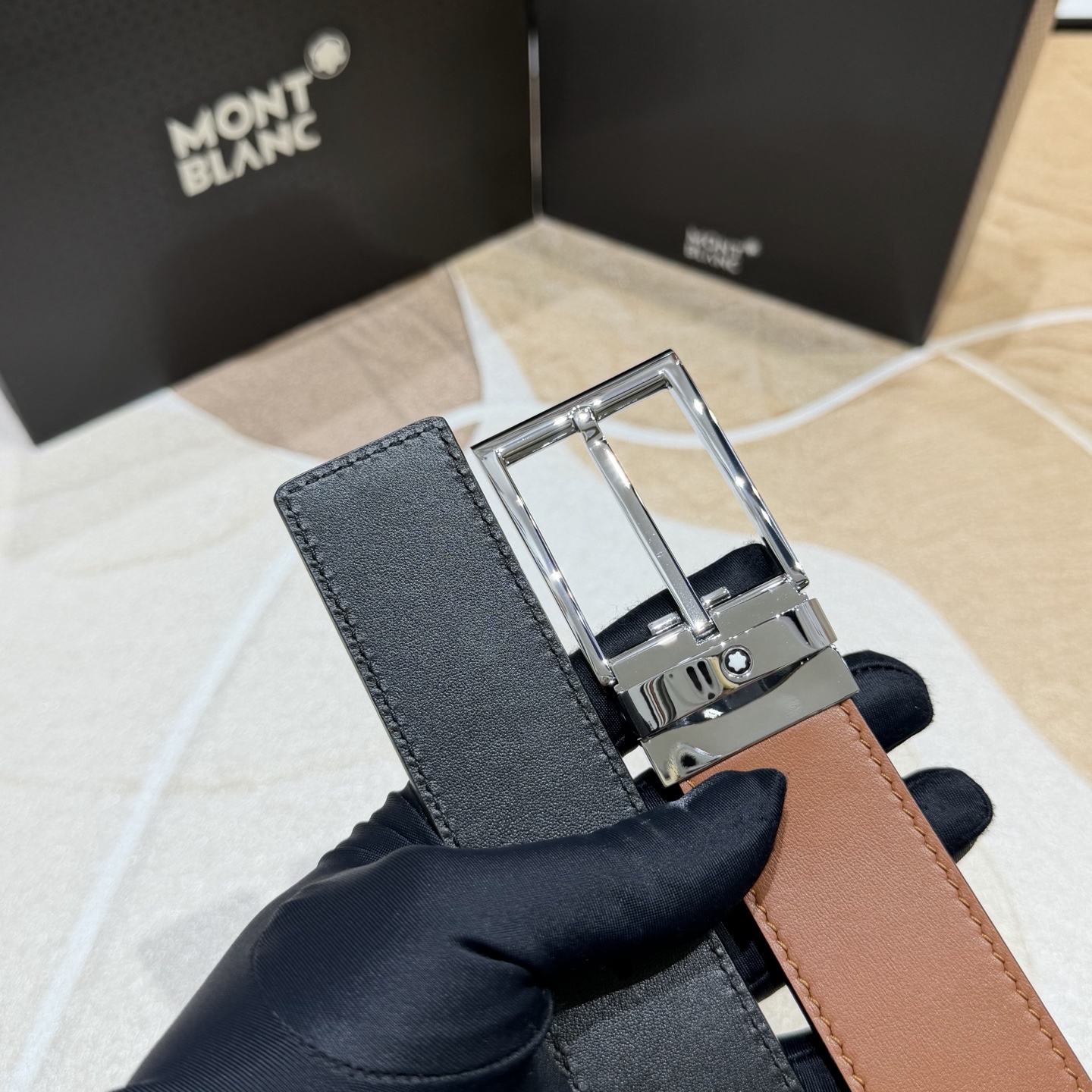 MONT BLANC   万宝龙   宽度:3.5CM   专柜新款[庆祝]  代购品质  双面进口小牛皮  为您甄选经