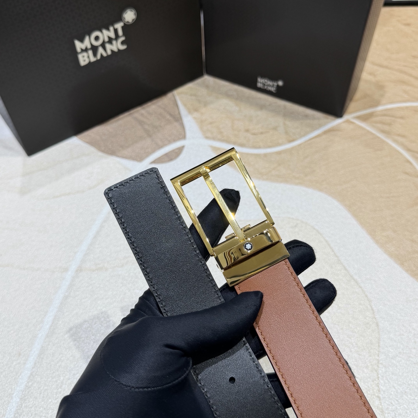 MONT BLANC   万宝龙   宽度:3.5CM   专柜新款[庆祝]  代购品质  双面进口小牛皮  为您甄选经