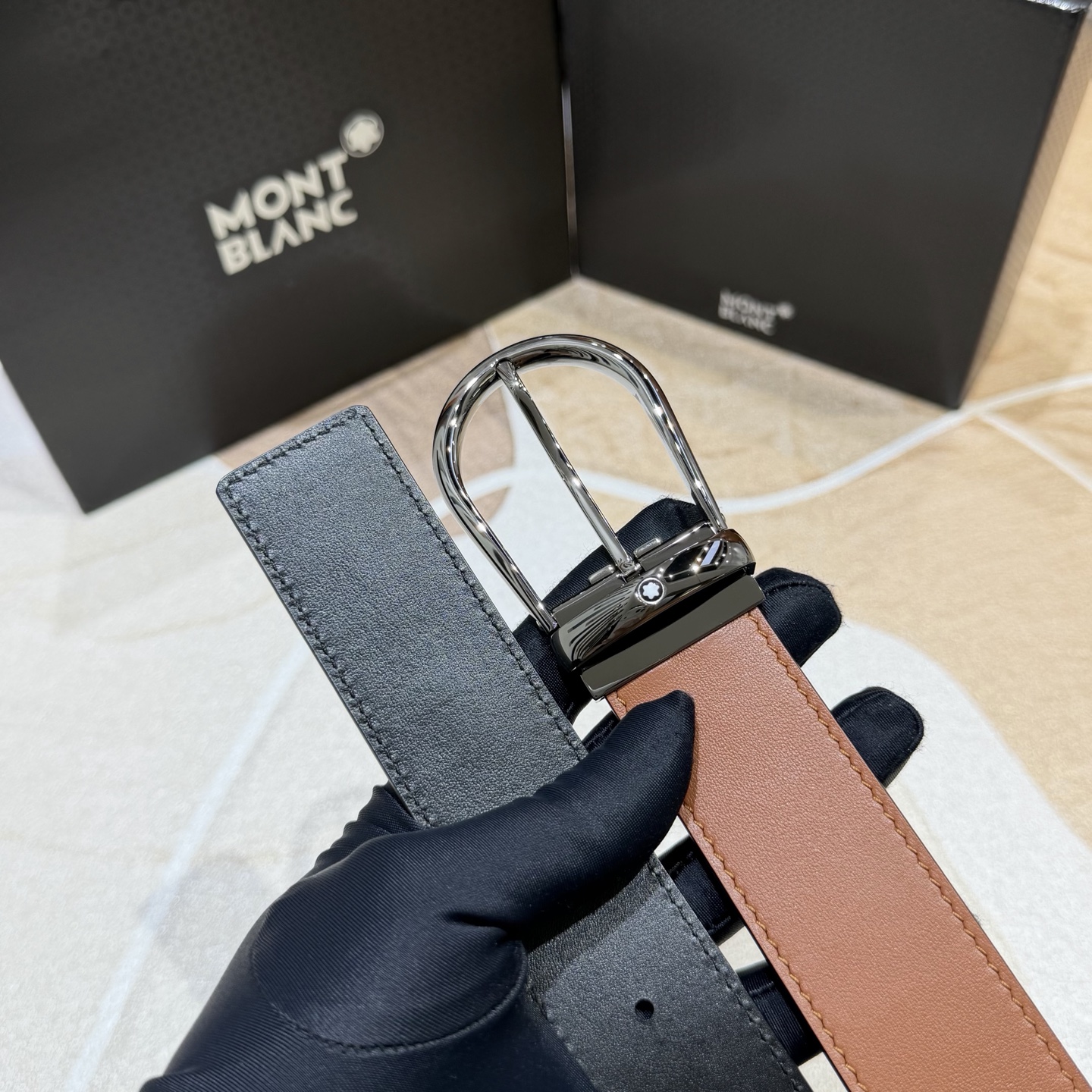 MONT BLANC   万宝龙   宽度:3.5CM   专柜新款[庆祝]  代购品质  双面进口小牛皮  为您甄选经