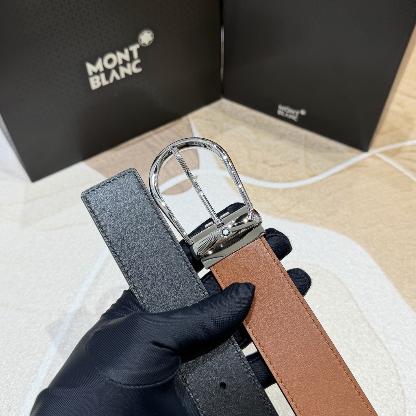 MONT BLANC   万宝龙   宽度:3.5CM   专柜新款[庆祝]  代购品质  双面进口小牛皮  为您甄选经