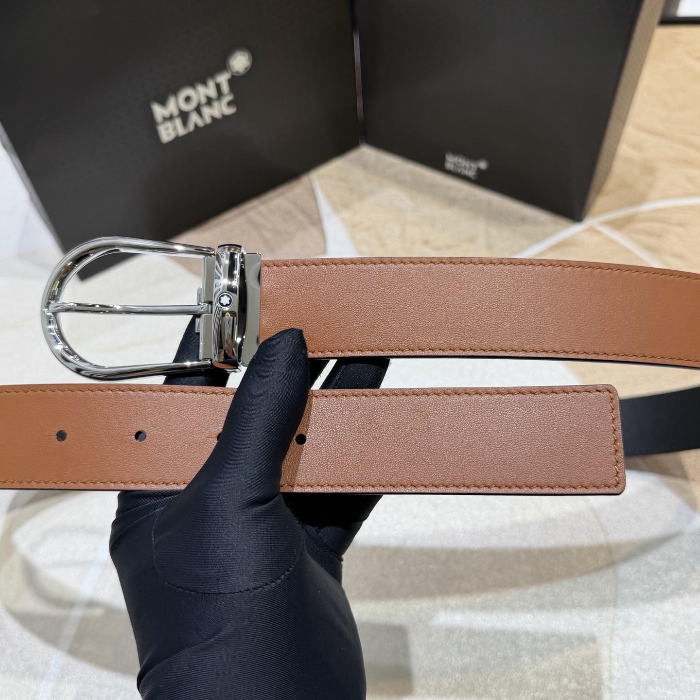 MONT BLANC   万宝龙   宽度:3.5CM   专柜新款[庆祝]  代购品质  双面进口小牛皮  为您甄选经