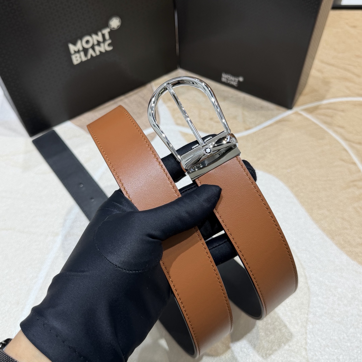 MONT BLANC   万宝龙   宽度:3.5CM   专柜新款[庆祝]  代购品质  双面进口小牛皮  为您甄选经