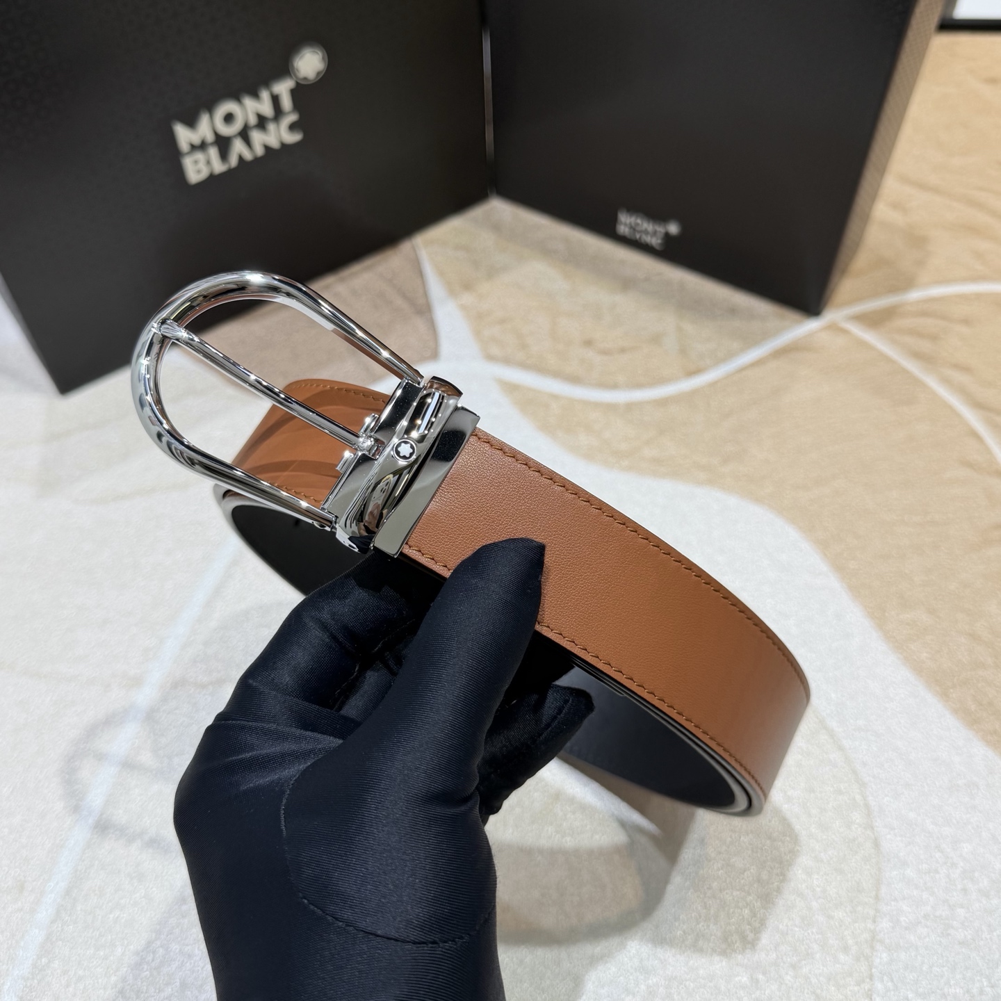 MONT BLANC   万宝龙   宽度:3.5CM   专柜新款[庆祝]  代购品质  双面进口小牛皮  为您甄选经
