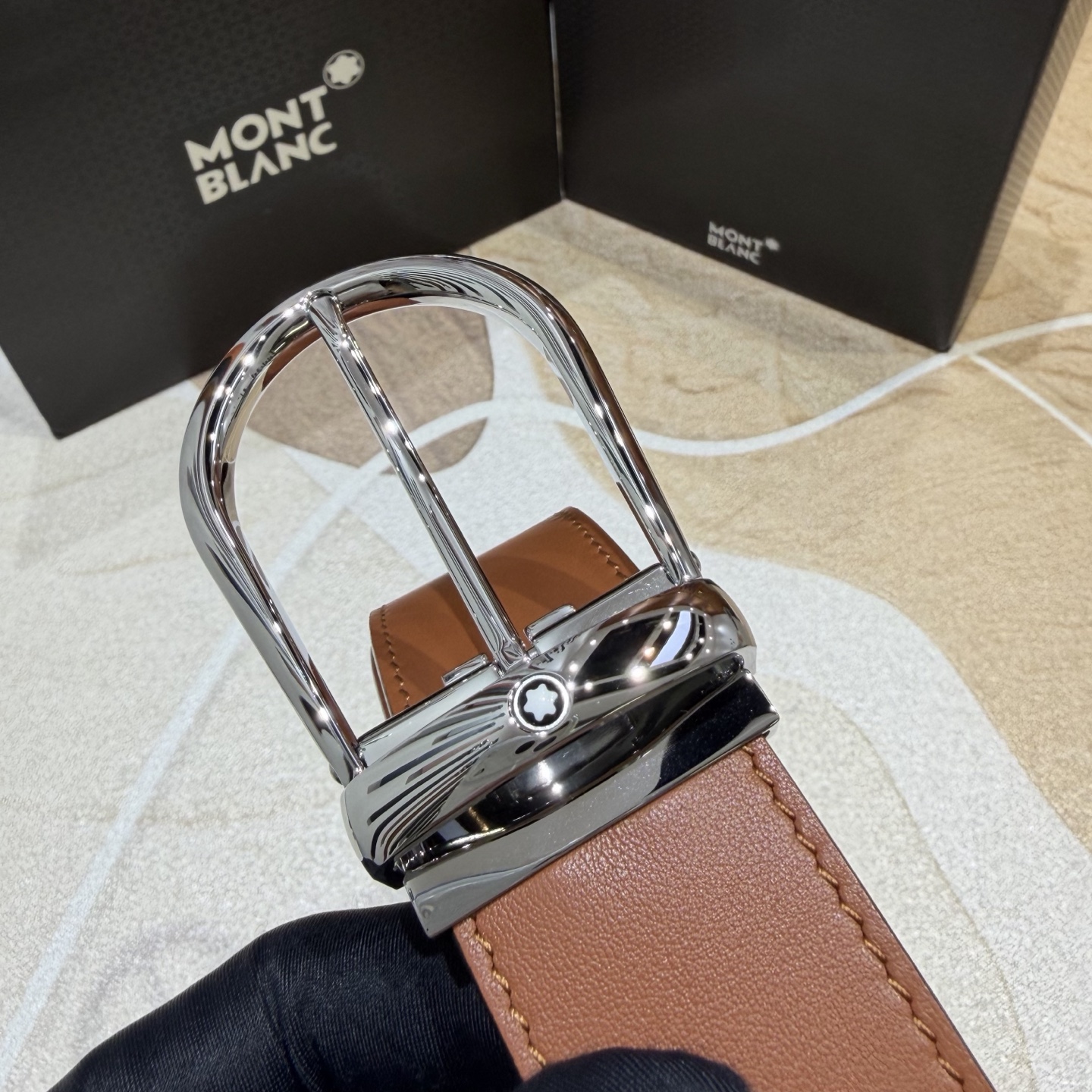 MONT BLANC   万宝龙   宽度:3.5CM   专柜新款[庆祝]  代购品质  双面进口小牛皮  为您甄选经