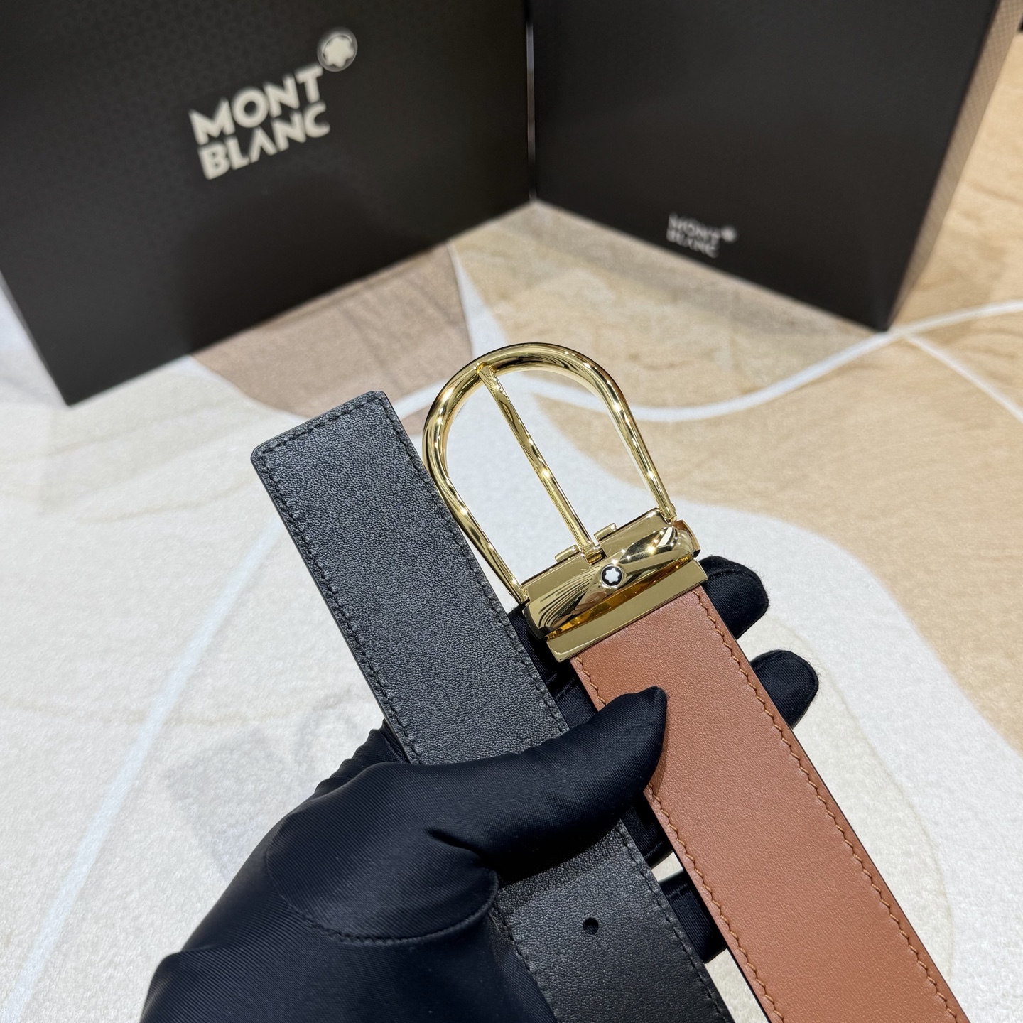 MONT BLANC   万宝龙   宽度:3.5CM   专柜新款[庆祝]  代购品质  双面进口小牛皮  为您甄选经