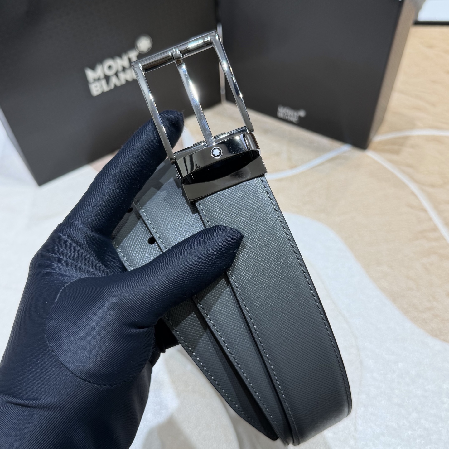 MONT BLANC   万宝龙   宽度:3.5CM   专柜新款[庆祝]  代购品质  双面进口小牛皮  为您甄选经