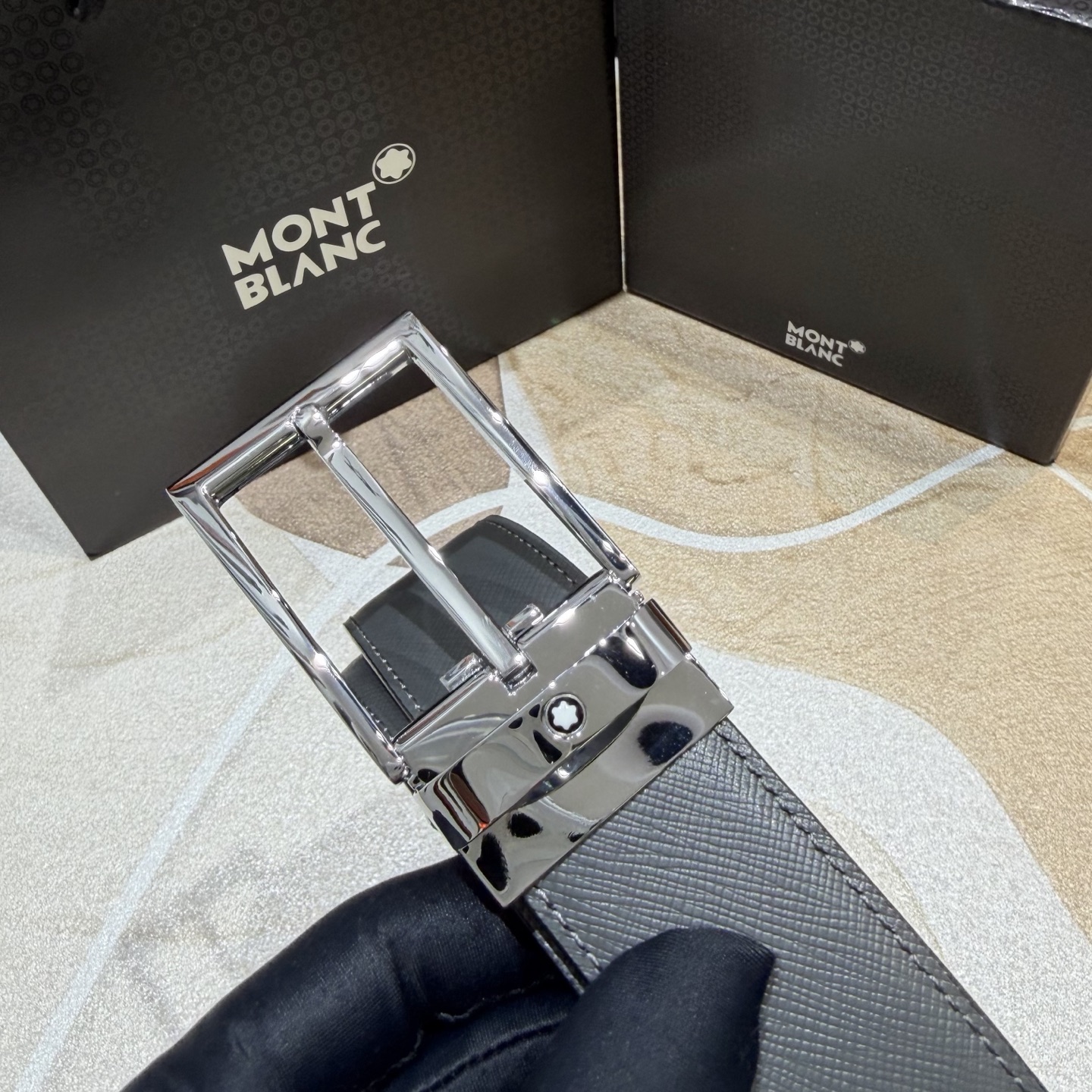 MONT BLANC   万宝龙   宽度:3.5CM   专柜新款[庆祝]  代购品质  双面进口小牛皮  为您甄选经