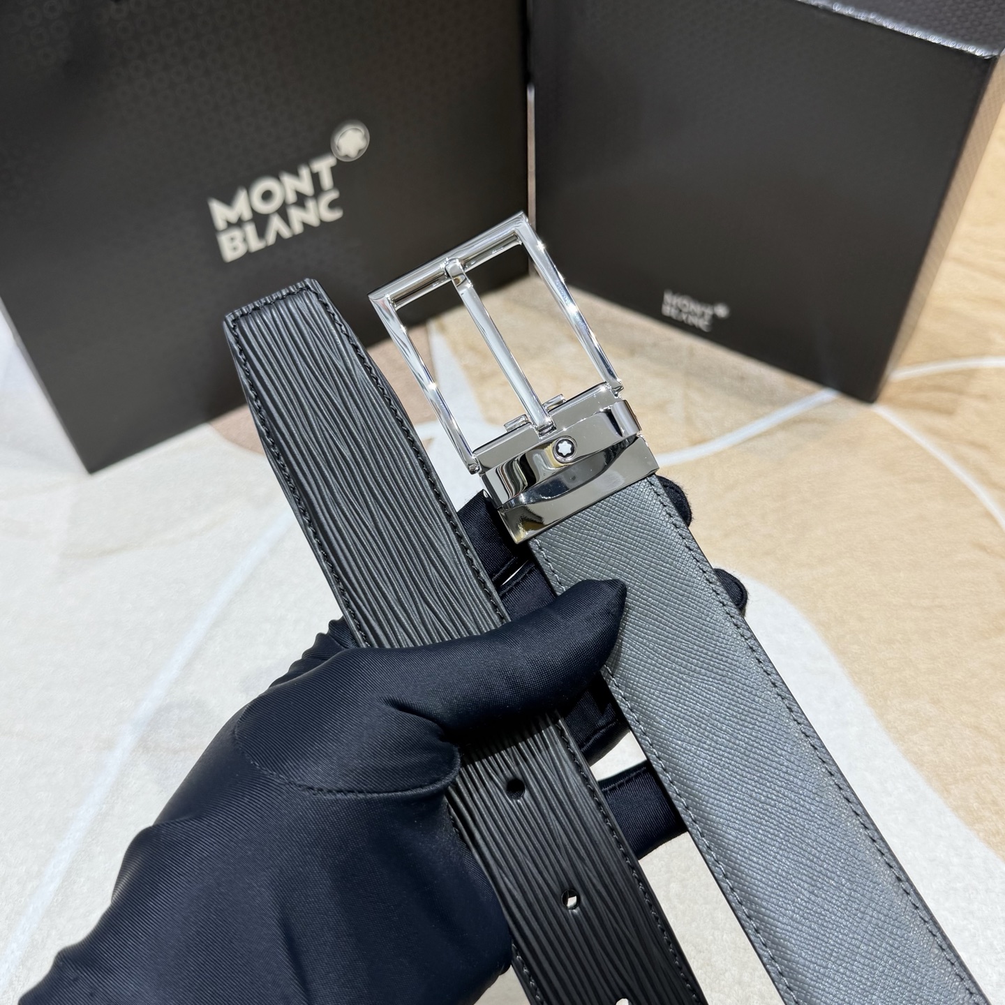 MONT BLANC   万宝龙   宽度:3.5CM   专柜新款[庆祝]  代购品质  双面进口小牛皮  为您甄选经