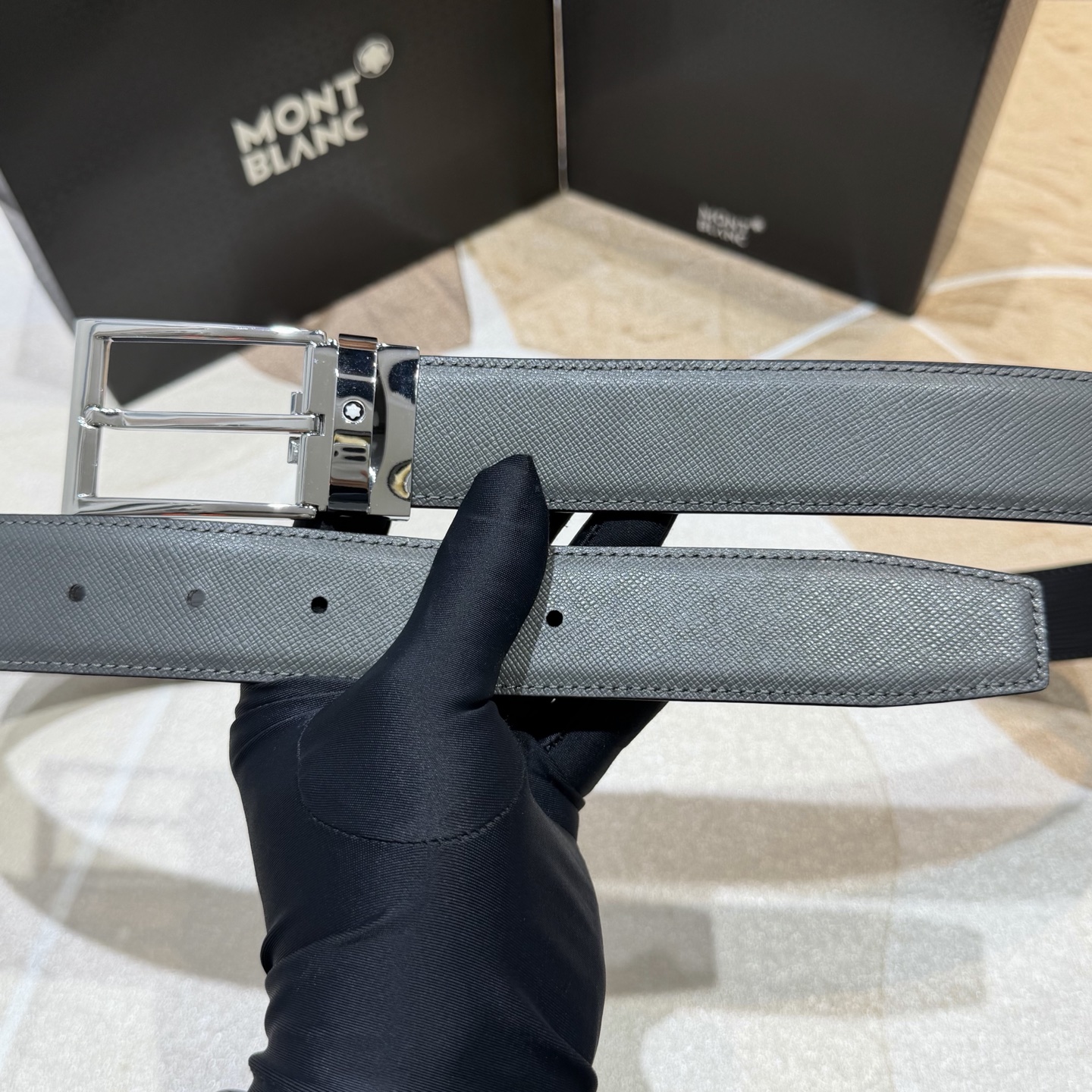MONT BLANC   万宝龙   宽度:3.5CM   专柜新款[庆祝]  代购品质  双面进口小牛皮  为您甄选经