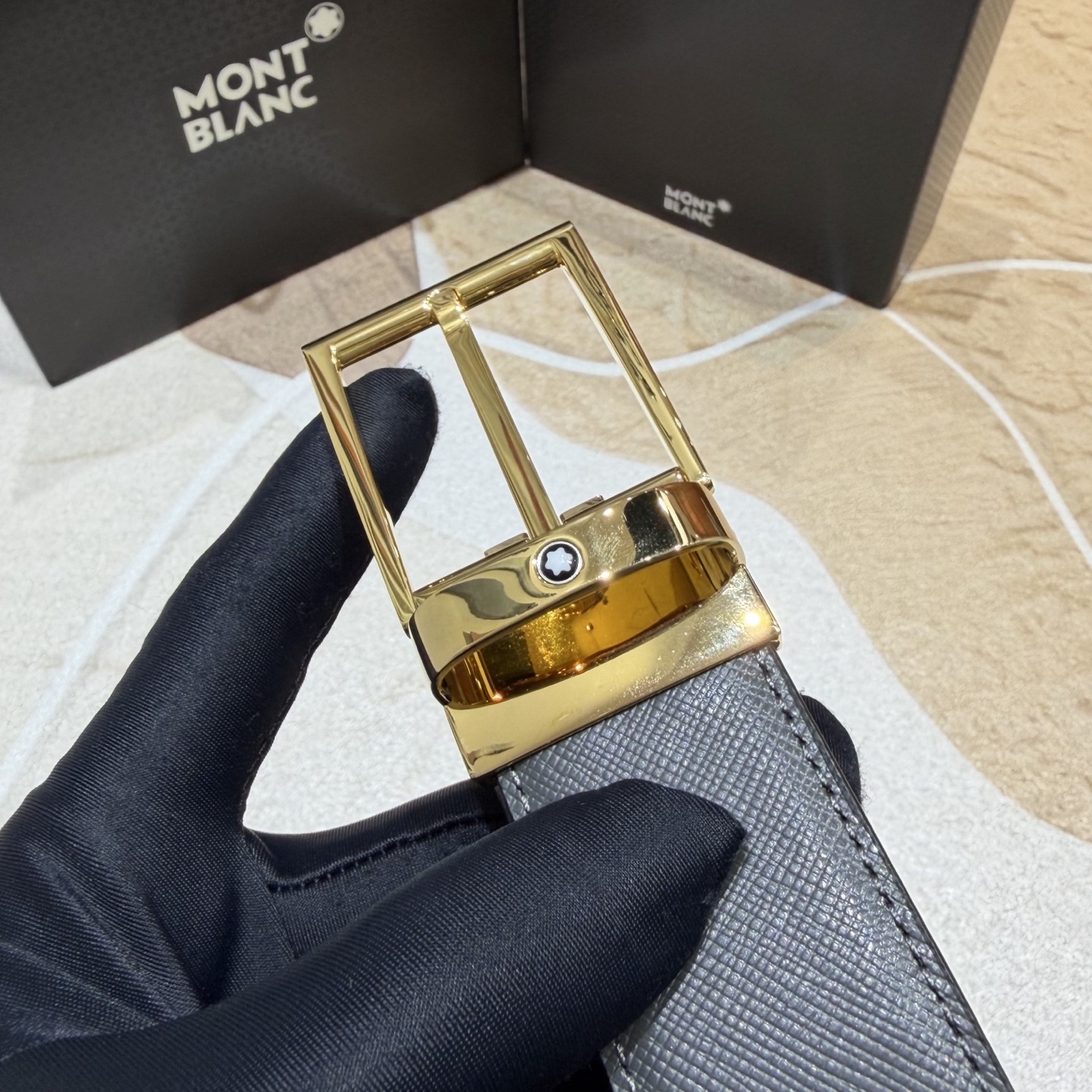 MONT BLANC   万宝龙   宽度:3.5CM   专柜新款[庆祝]  代购品质  双面进口小牛皮  为您甄选经