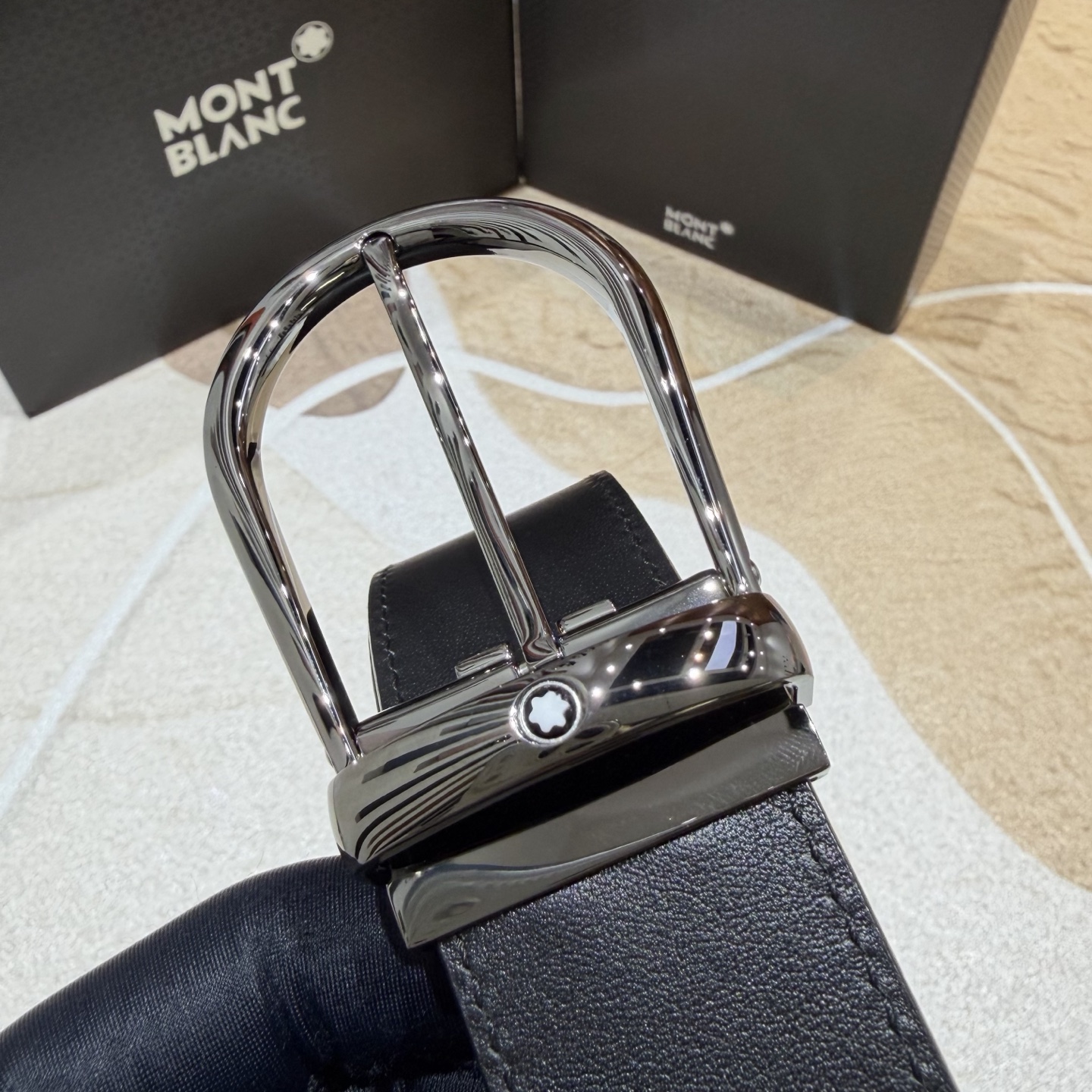 MONT BLANC   万宝龙   宽度:3.5CM   专柜新款[庆祝]  代购品质  双面进口小牛皮  为您甄选经