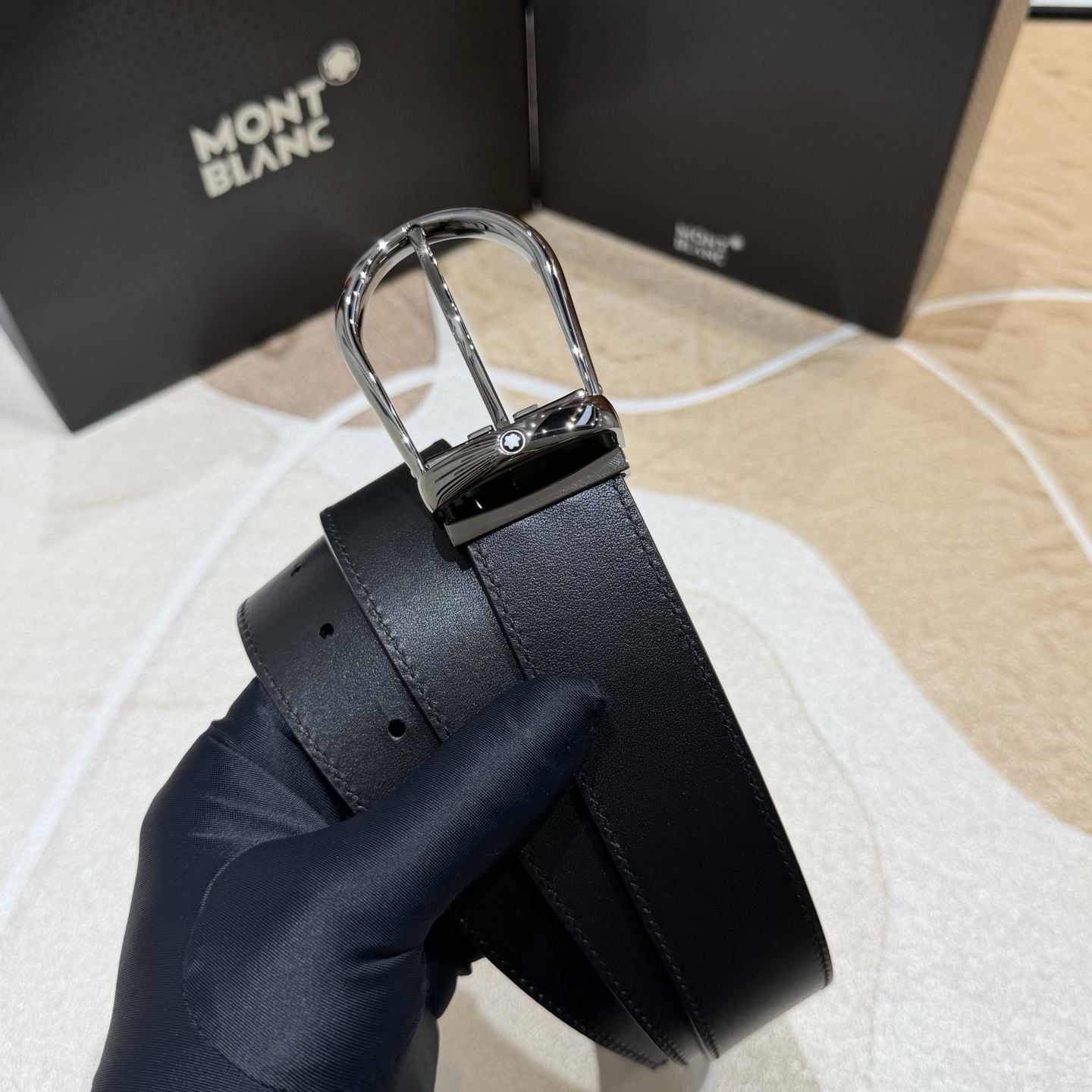 MONT BLANC   万宝龙   宽度:3.5CM   专柜新款[庆祝]  代购品质  双面进口小牛皮  为您甄选经