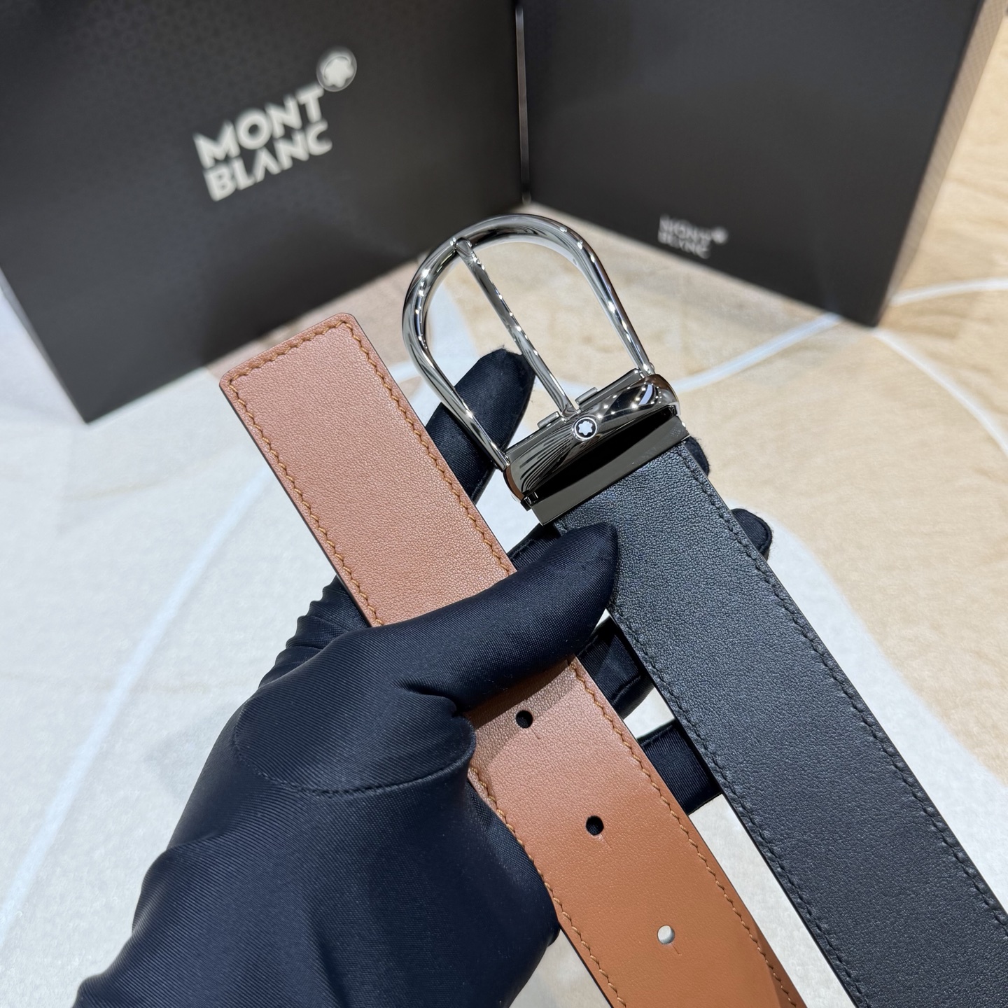 MONT BLANC   万宝龙   宽度:3.5CM   专柜新款[庆祝]  代购品质  双面进口小牛皮  为您甄选经