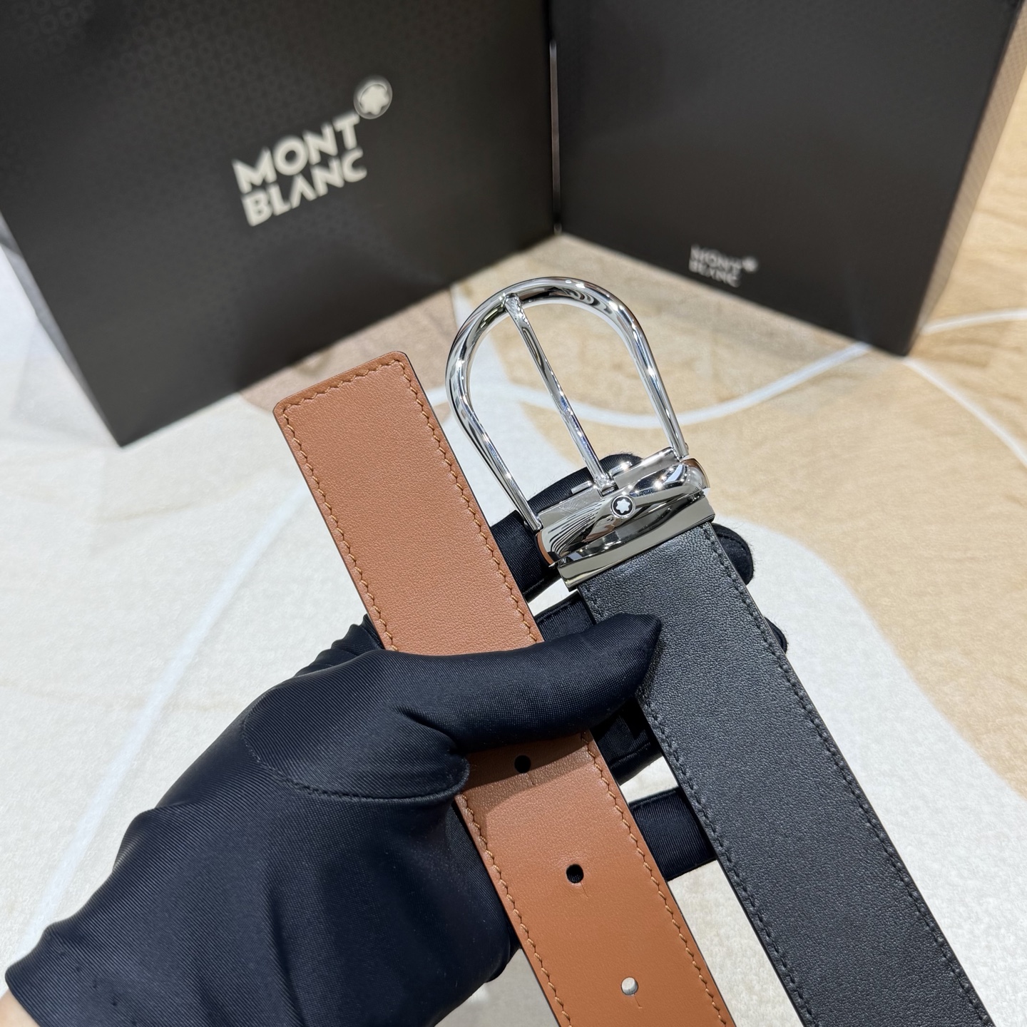 MONT BLANC   万宝龙   宽度:3.5CM   专柜新款[庆祝]  代购品质  双面进口小牛皮  为您甄选经