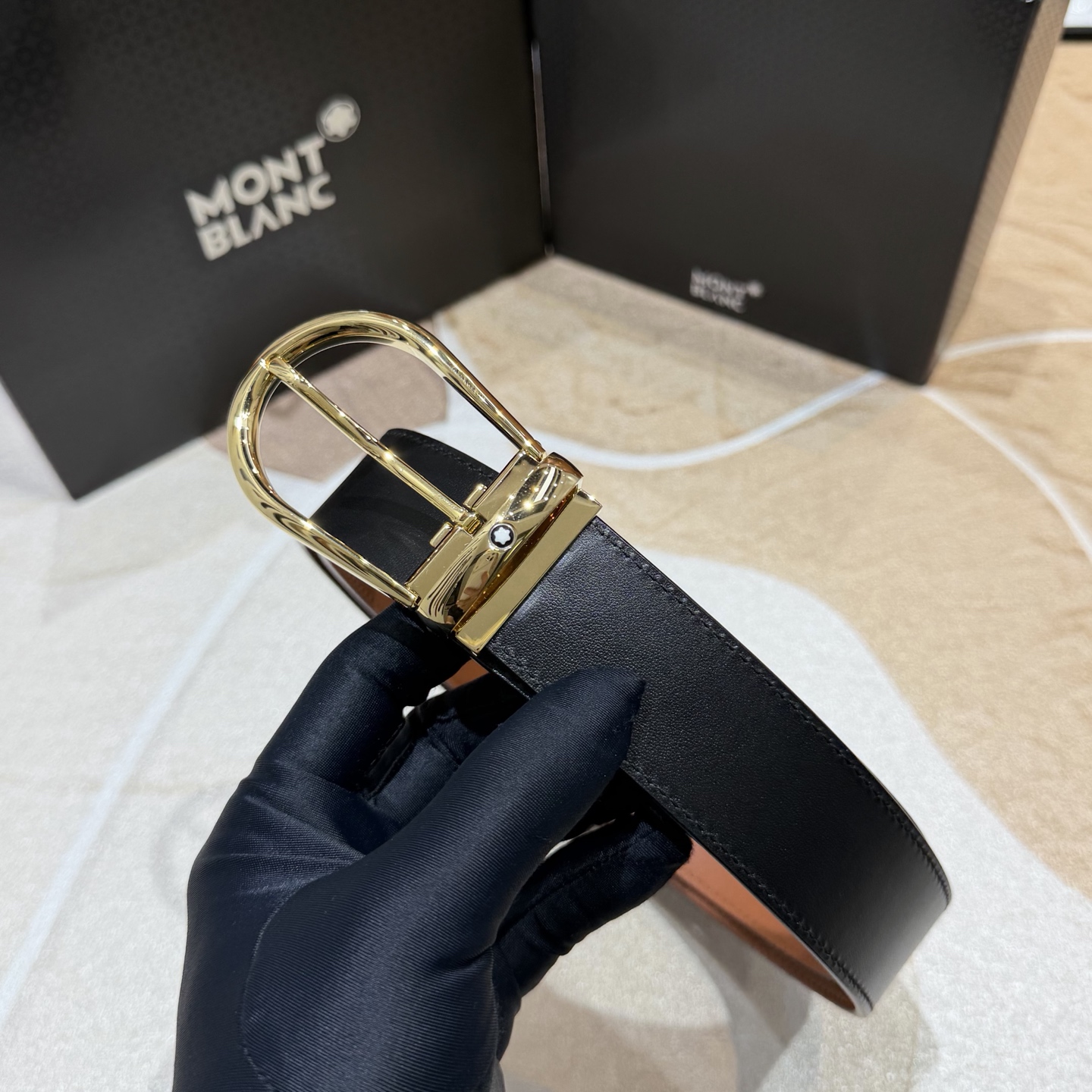 MONT BLANC   万宝龙   宽度:3.5CM   专柜新款[庆祝]  代购品质  双面进口小牛皮  为您甄选经