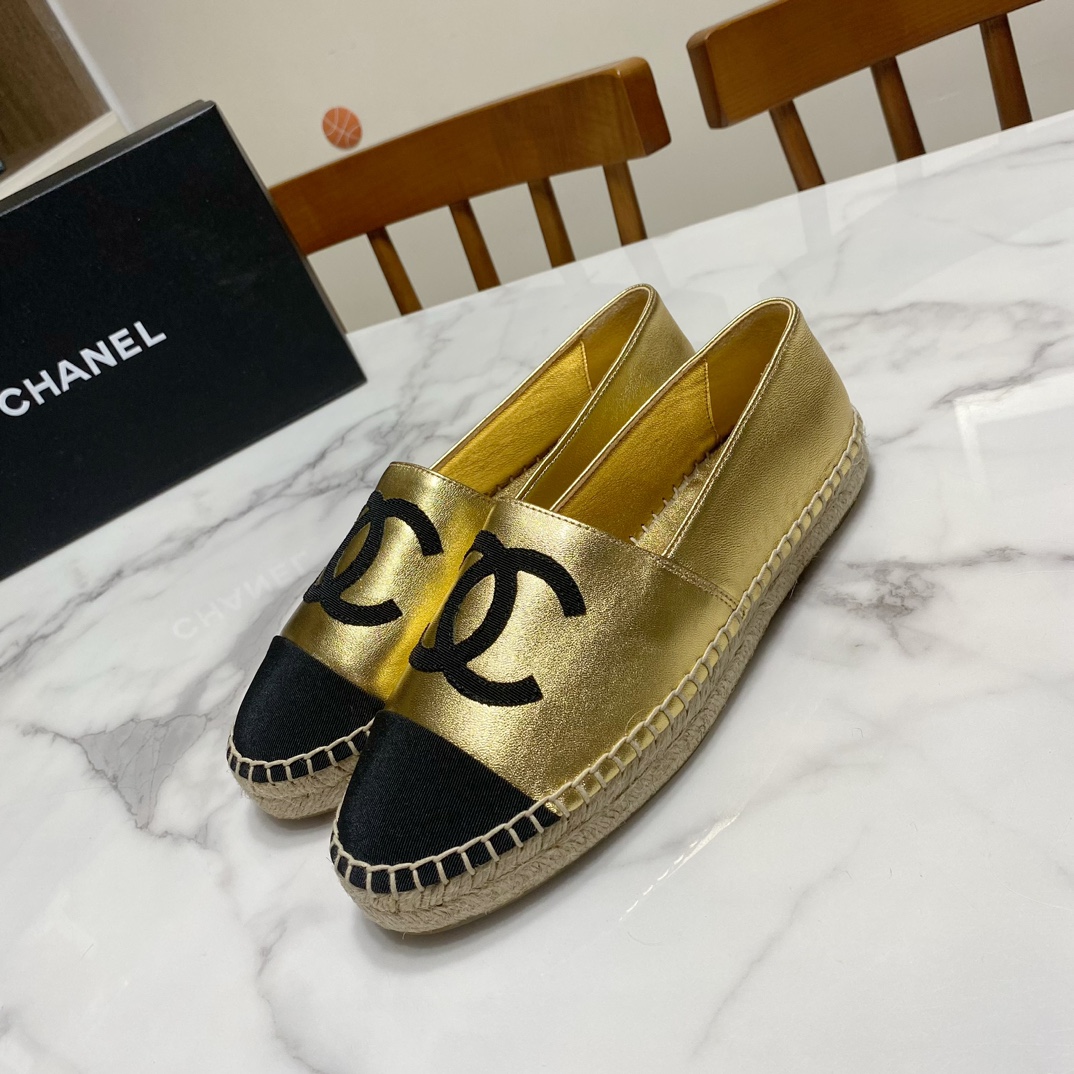 NO:261291,Fisherman's shoes, original 1:1 reproduction, workmanship/material/detail processing technology are all top-notch. The upper is metal sheepskin, the inner cushion is water-dyed sheepskin, the original injection molding integrally formed bottom (beef tendon bottom sheet) Size35-40 (34/41/42 size custom made, no return and exchange), Fisherman's shoes, espadrilles, sheepskin19860909渔夫鞋,原版1:1复刻,做工/材质/细节处理工艺均顶级打造 鞋面为金属羊皮,里垫为水染羊皮,原版注塑一体成型底（牛筋底片） Size35—40码（34/41/42码订做,不退换）,渔夫鞋,espadrilles,sheepskin,Women's Shoes