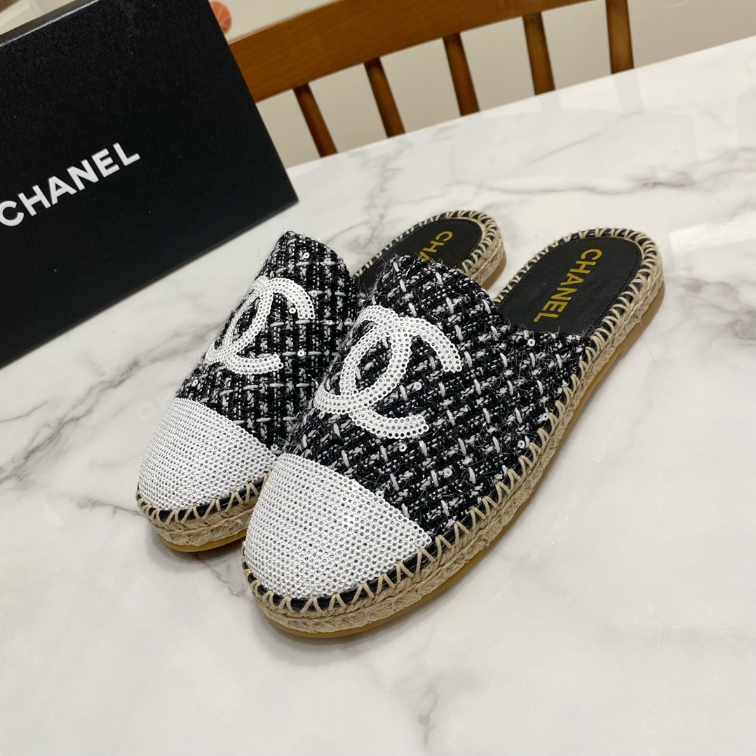 NO:261285,Chanel Chanel Fisherman's shoes, top-grade version, never lose favor, versatile and comfortable model, many years of persistent original development, demanding excellence, pure hand-woven, fine packaging, fabric wool sequins, custom-made original super soft sheepskin (breathable and comfortable) Outsole exclusive molding, injection molding integrated size35-40 (customized on 34/41/42, non-return and exchange), fisherman's shoes, chanel, chanel, espadrilles, sheepskin19860909Chanel 香奈儿 渔夫鞋,顶级版,万年不失宠 百搭舒适款 多年坚持原版开发 要求精益求精 纯手工编织 精品包装 面料毛呢亮片 内里定制原版超柔软绵羊皮（透气 舒适） 大底独家开模 注塑一体 size35-40（34/41/42定做 不退换）,渔夫鞋,chanel,chanel,espadrilles,sheepskin,Women's Shoes