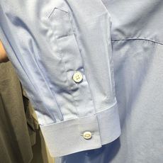 普拉达 26款男士时装款长袖衬衫,香港洋行渠道货,重磅高端臻品,又一枚高奢品鉴白金级单品,26年早春官方系列,品相纯正! 普拉达 26款男士时装款长袖衬衫,香港洋行渠道货,重磅高端臻品,又一枚高奢品鉴白金级单品,26年早春官方系列,品相纯正!