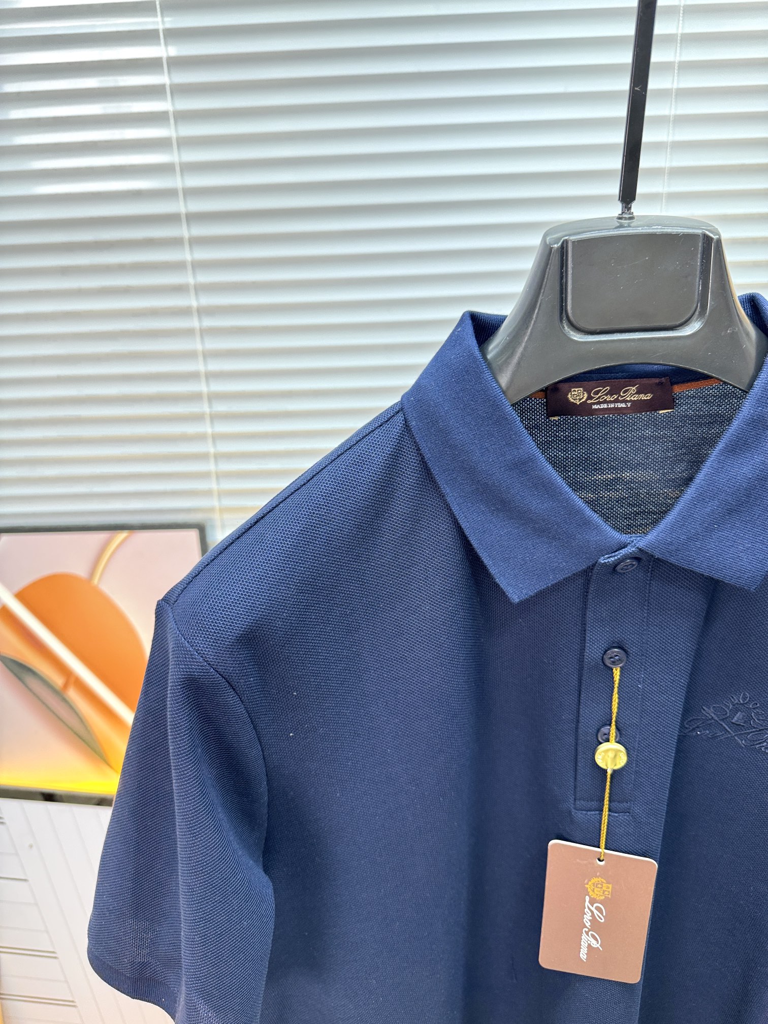 新款上架啦！🌹🌹🌹Loro piana 新品起脚翻领短袖。当起脚珠地纹理遇上Loro Piana 标志性