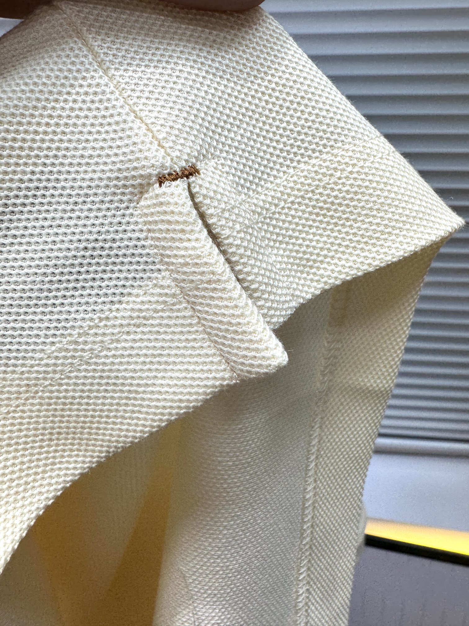 新款上架啦！🌹🌹🌹Loro piana 新品起脚翻领短袖。当起脚珠地纹理遇上Loro Piana 标志性