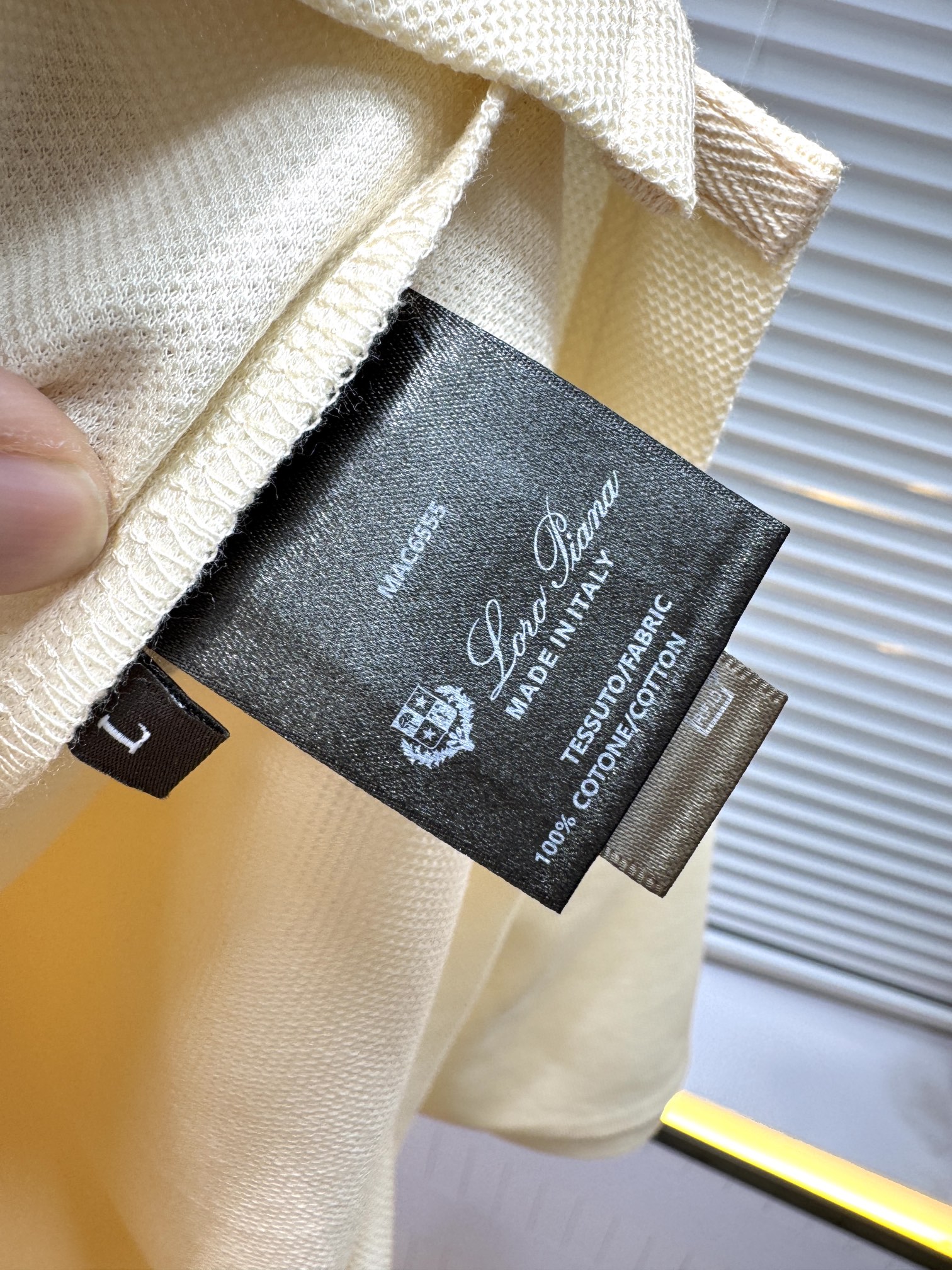 新款上架啦！🌹🌹🌹Loro piana 新品起脚翻领短袖。当起脚珠地纹理遇上Loro Piana 标志性