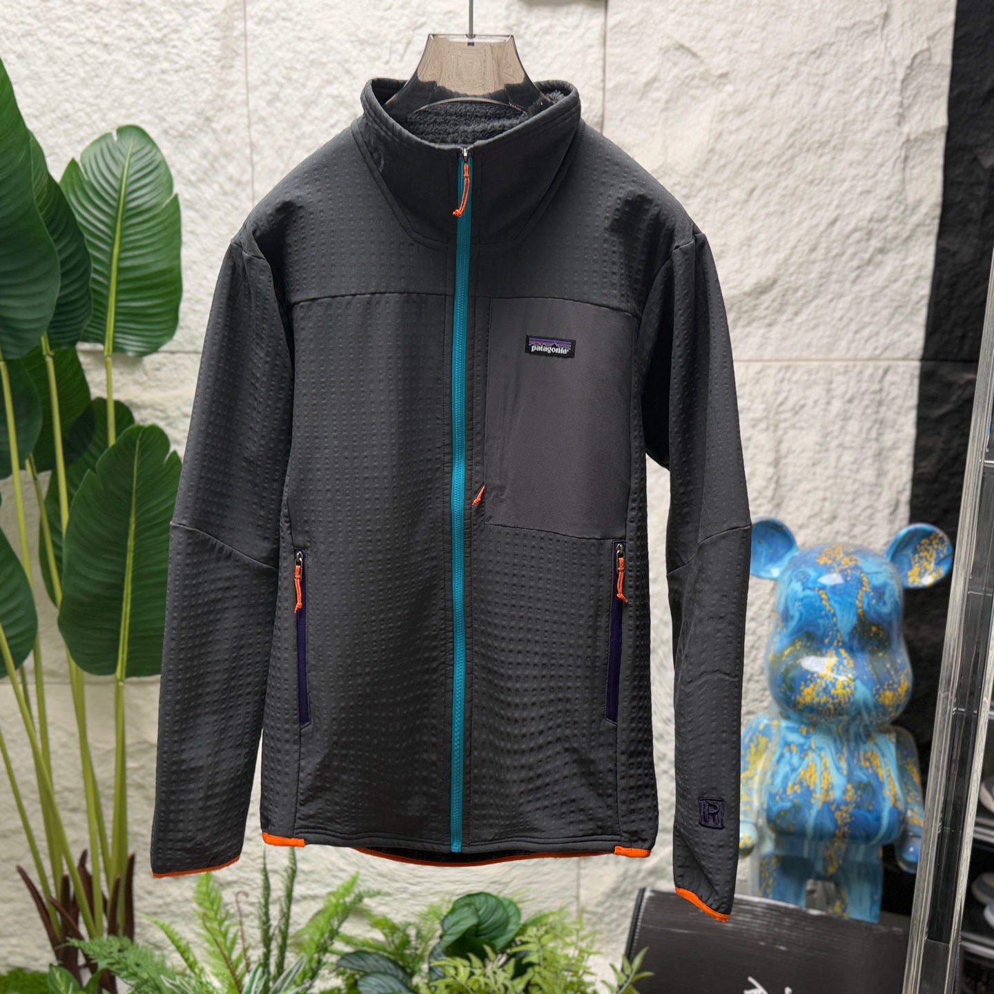Patagonia R2 TechFace Hoody 83731: Classic Velvet Series for Changing Mountain Conditions - 图片 9