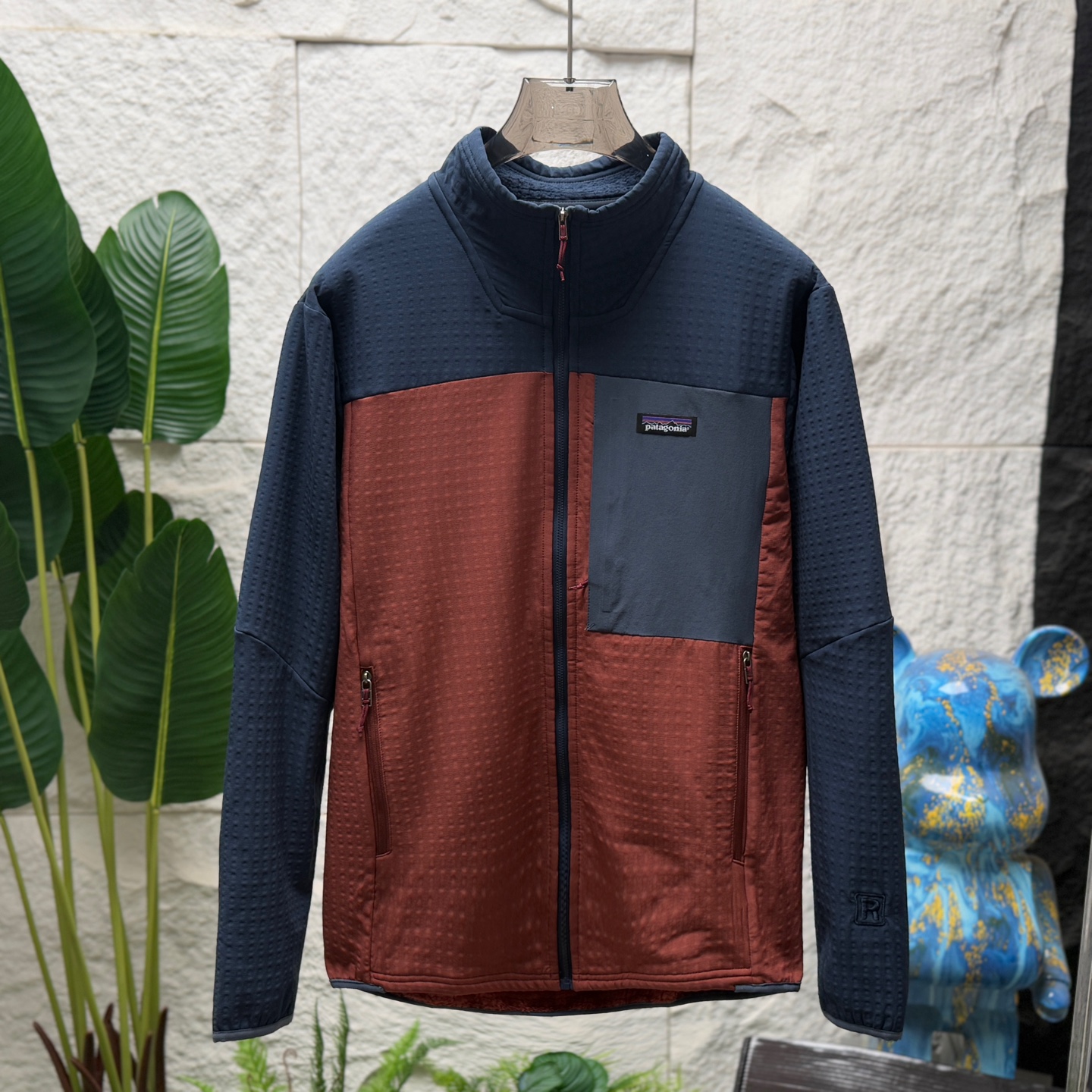 Patagonia R2 TechFace Hoody 83731: Classic Velvet Series for Changing Mountain Conditions - 图片 7