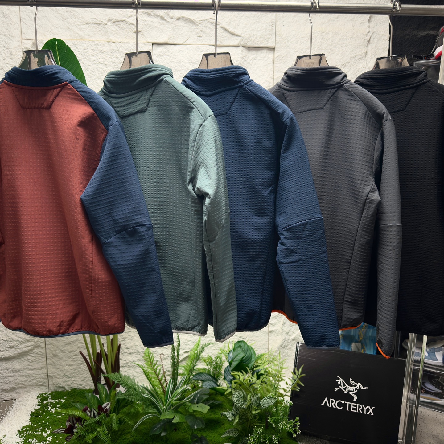 Patagonia R2 TechFace Hoody 83731: Classic Velvet Series for Changing Mountain Conditions - 图片 3