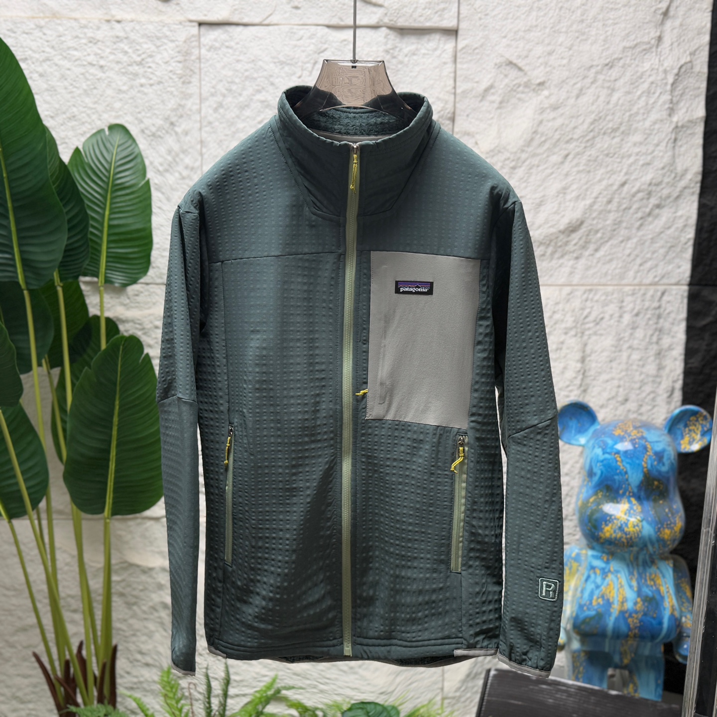 Patagonia R2 TechFace Hoody 83731: Classic Velvet Series for Changing Mountain Conditions - 图片 8