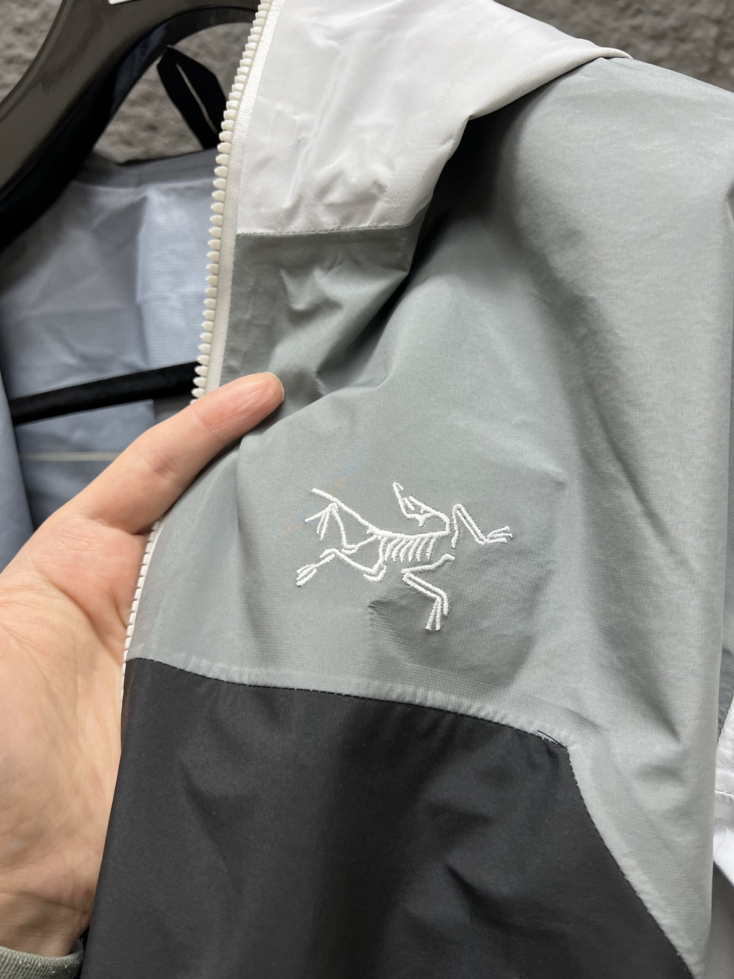 Arc'teryx x Beams Beta Jacket - Hooded Long Sleeve FW23 Outdoor Hiking Coat 7 i1741395364930 8449 0 6