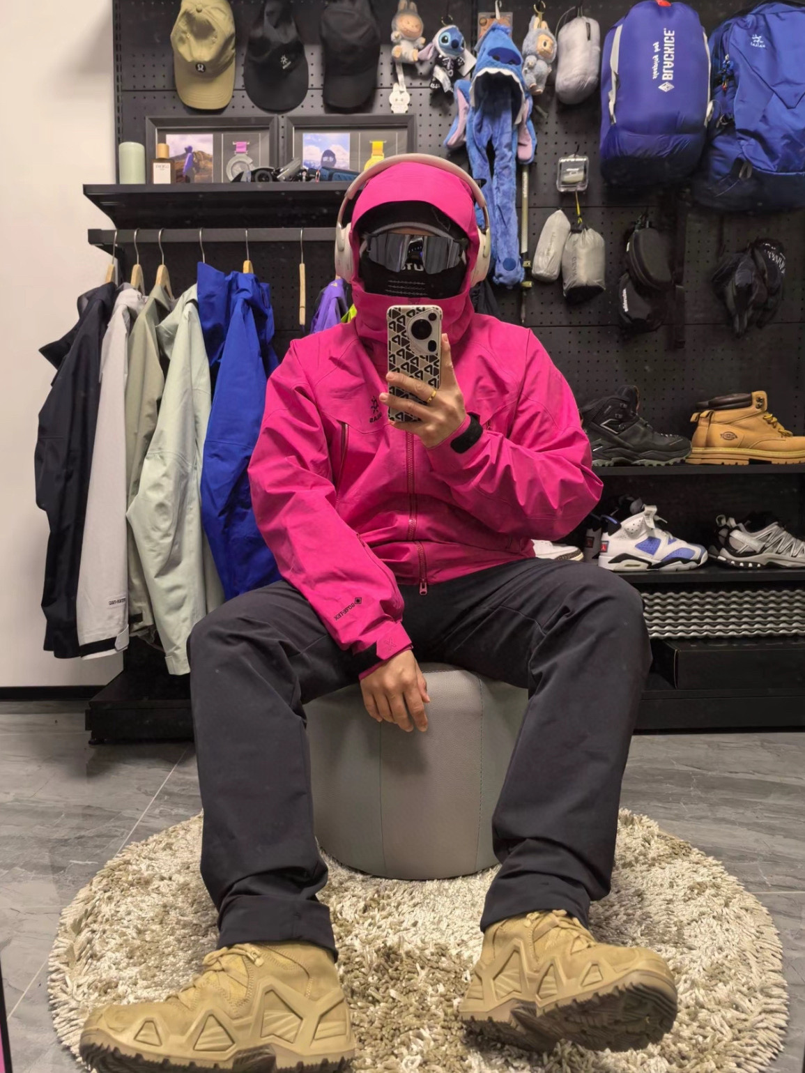 💰380 独家臻品
- 凯乐石KAILAS MONT-X 系列 运动户外全天候硬壳专业防水防风透气登山冲锋衣外套 男女同款 -
热度款 一件难求!凯乐石MONT X,为应对极端突变天气而生。
▪氧化橙很亮眼,终于有一件属于自己的橙色raincoat啦。城市日常也很百搭。
▪硬壳耐磨耐造,袖口、衣内也均设有口袋。腋下拉链更加透气,还有可拆卸防风裙。性能很高。
高开交叉口袋 扩容设计 背负状态下 也能轻松取物!
360°三维风帽 帽随脸动 视野无阻碍 可兼容头盔!
高领设计 增强保暖性 颈部拉链可在运动中快速调节体温!
3D立体剪裁工艺 贴合亚洲人身形更适合登山、滑雪、攀冰等高山活动 令面料更加贴合身体曲线 有效提高了吸湿排汗性能和保暖性能 同时模拟攀登姿势设计 让运动中的身体拥有更多的灵活性 没有任何束缚感!
颜色:绒嵩粉 冰湖绿 氧化橙
尺码:S-XL
号型 插肩袖 胸围 衣长
S 170/92A 79 116 75.5
M 175/96A 81 120 77.5
L 180/100A 83 124 79.5
XL 185/104A 84.5 129 81