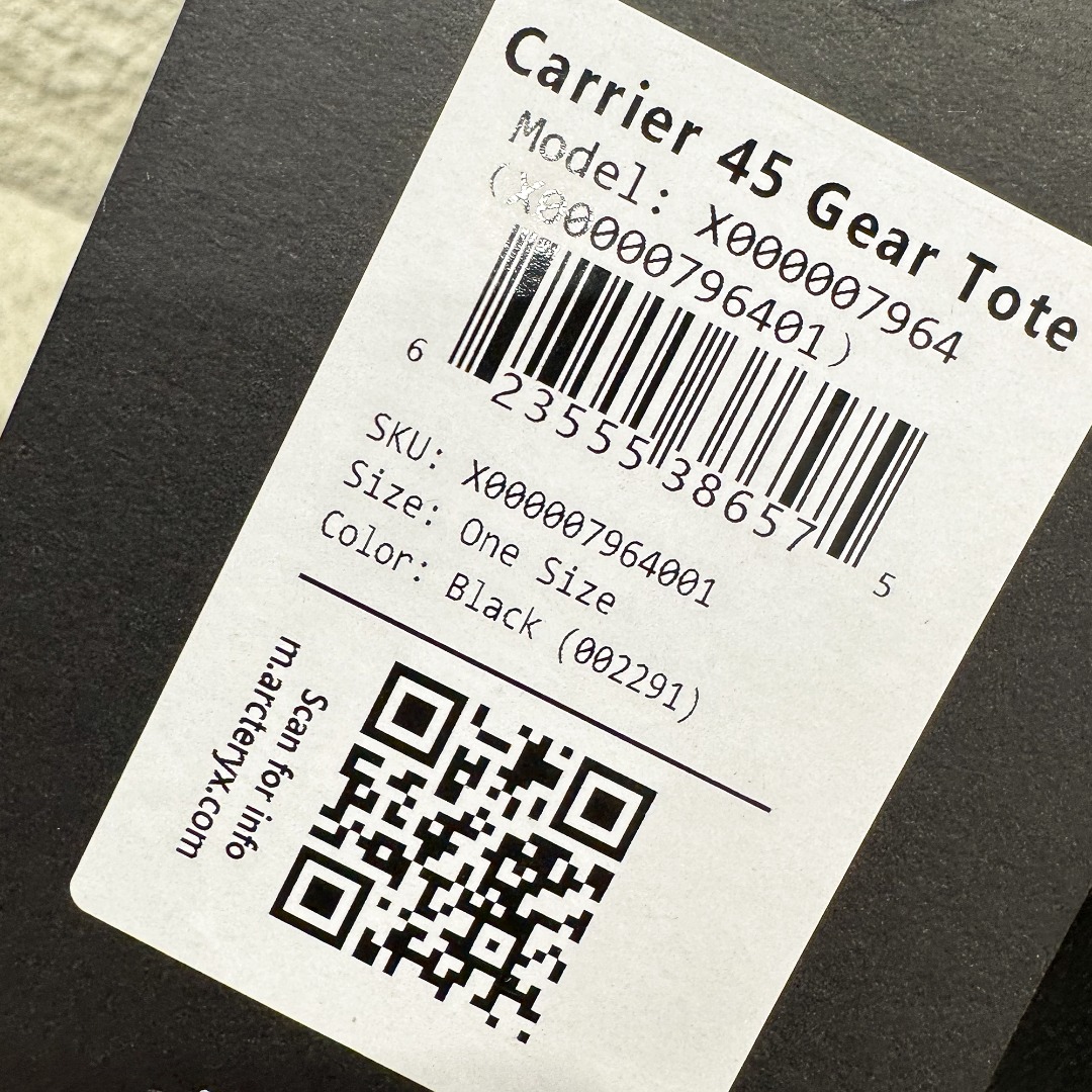 💰195
ARC’TERYX/始祖鸟托特包简洁耐用 让你即刻收纳装备 畅快出发
并可轻松洗掉污渍
耐磨的防撕裂面料外侧采用防泼水的TPU压胶和聚氨酯涂层
为你的装备提供坚实保护
顶部开口设计易于取放 白色里衬 便于寻找物品
可手提或肩挎背负
内部隔层可分离干净和有污渍的物品
这款手提包也同样适合居家整理收纳装备
存放攀登装备 滑雪装备 越野装备
高效收纳 随时准备出发
颜色:黑色
尺寸:65×36×38CM